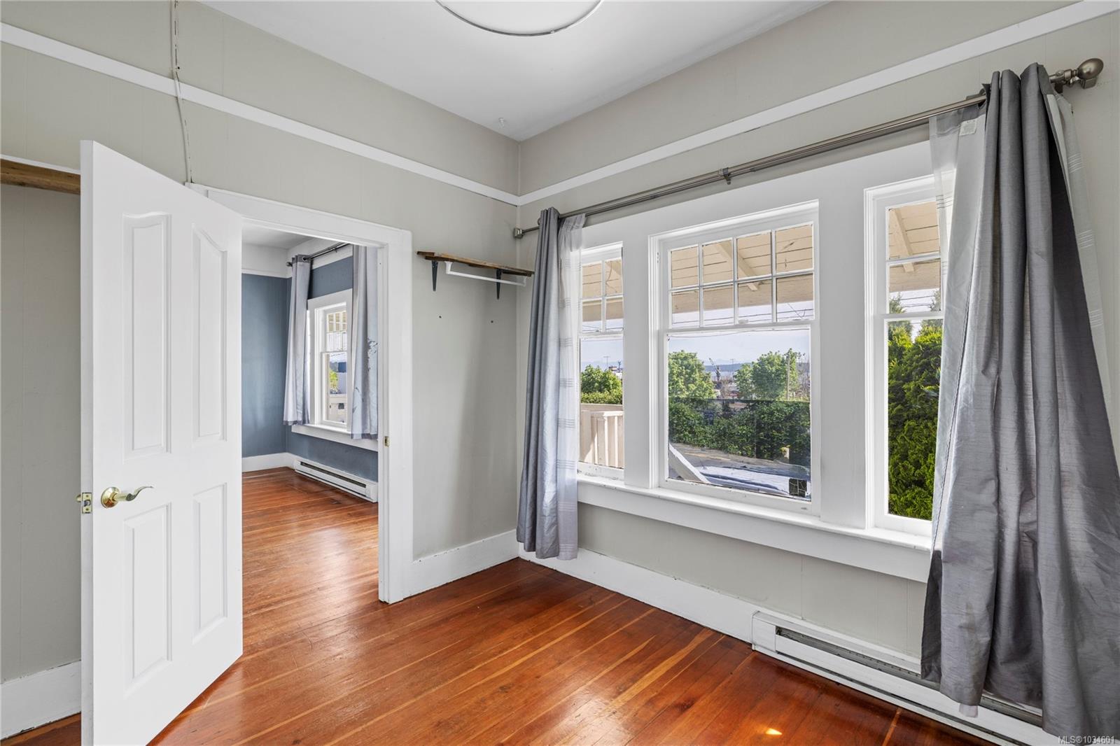 36 Irwin St