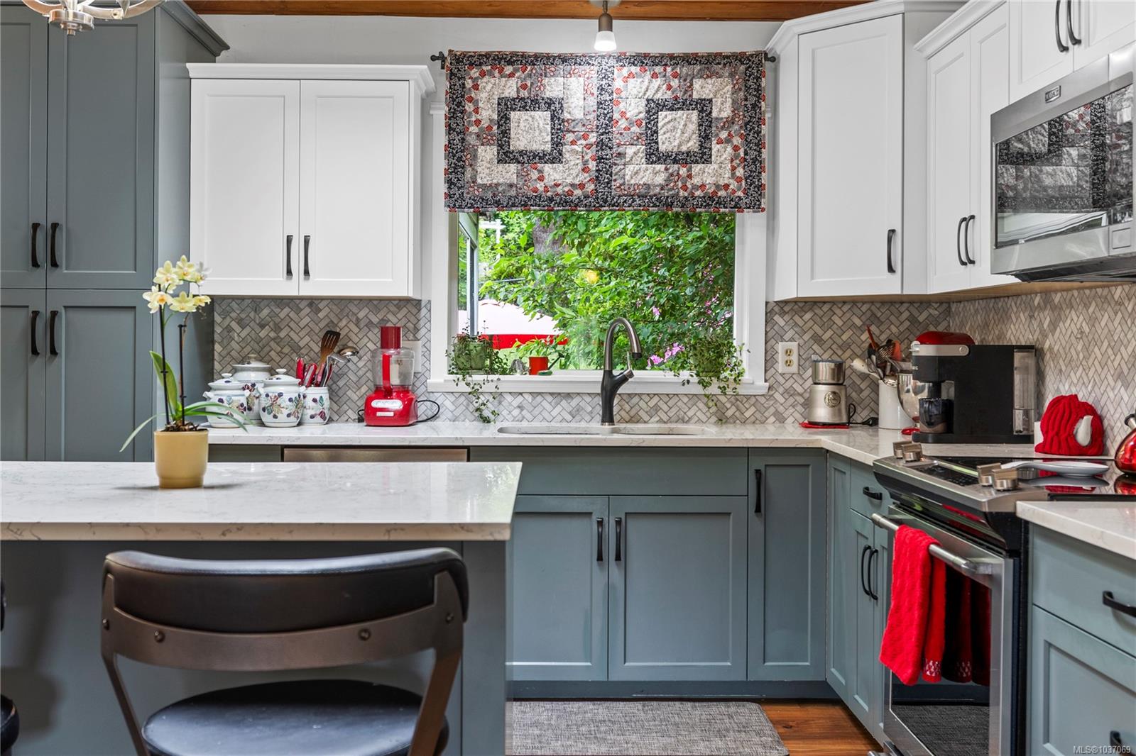 2109 Lakeside Dr