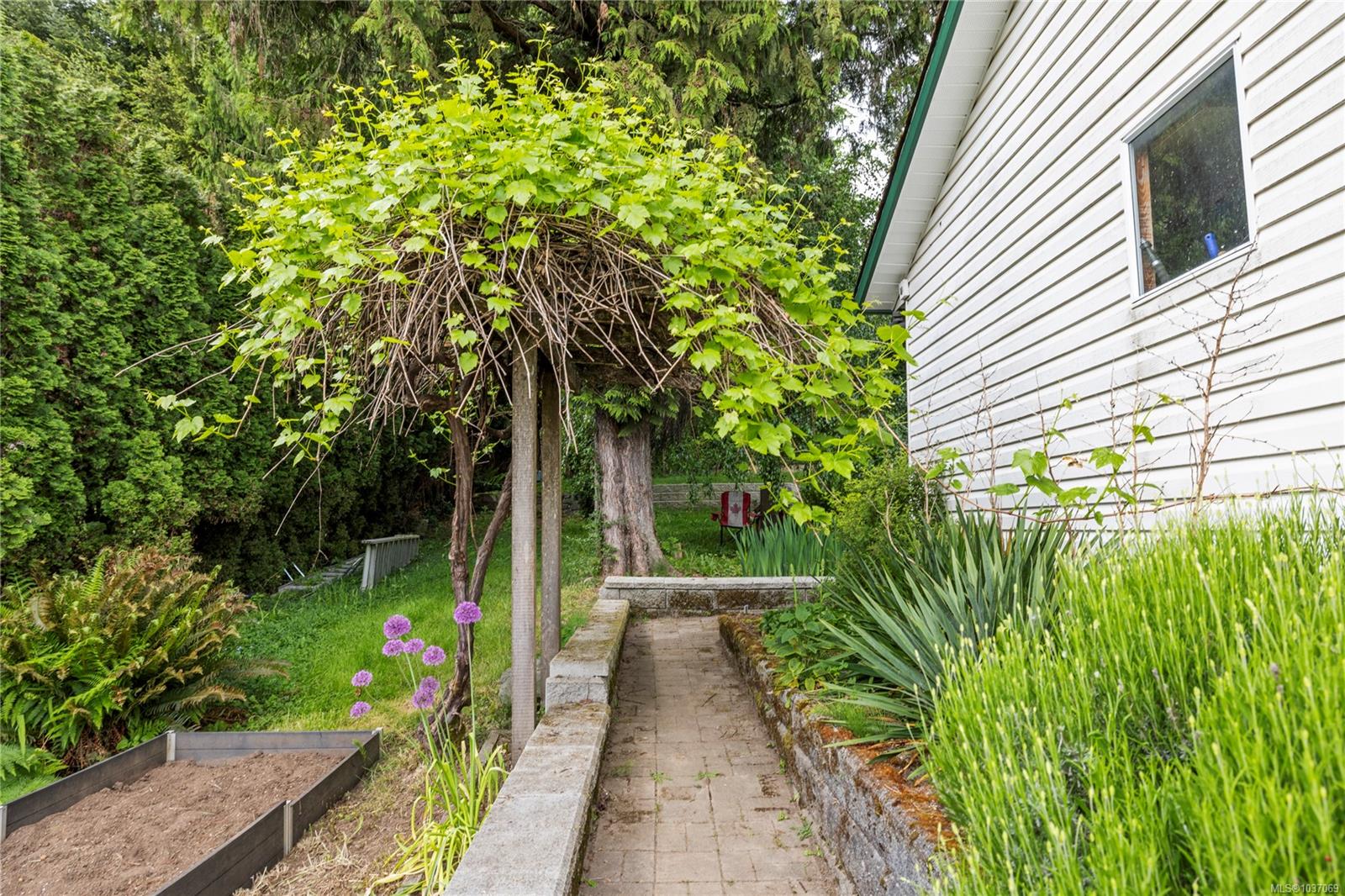 2109 Lakeside Dr