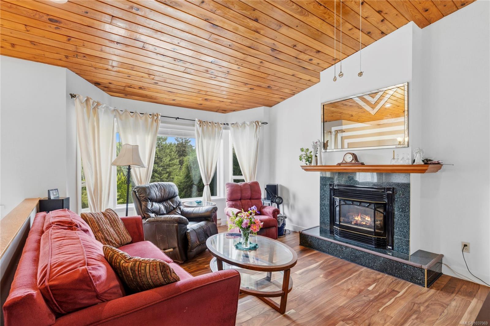 2109 Lakeside Dr