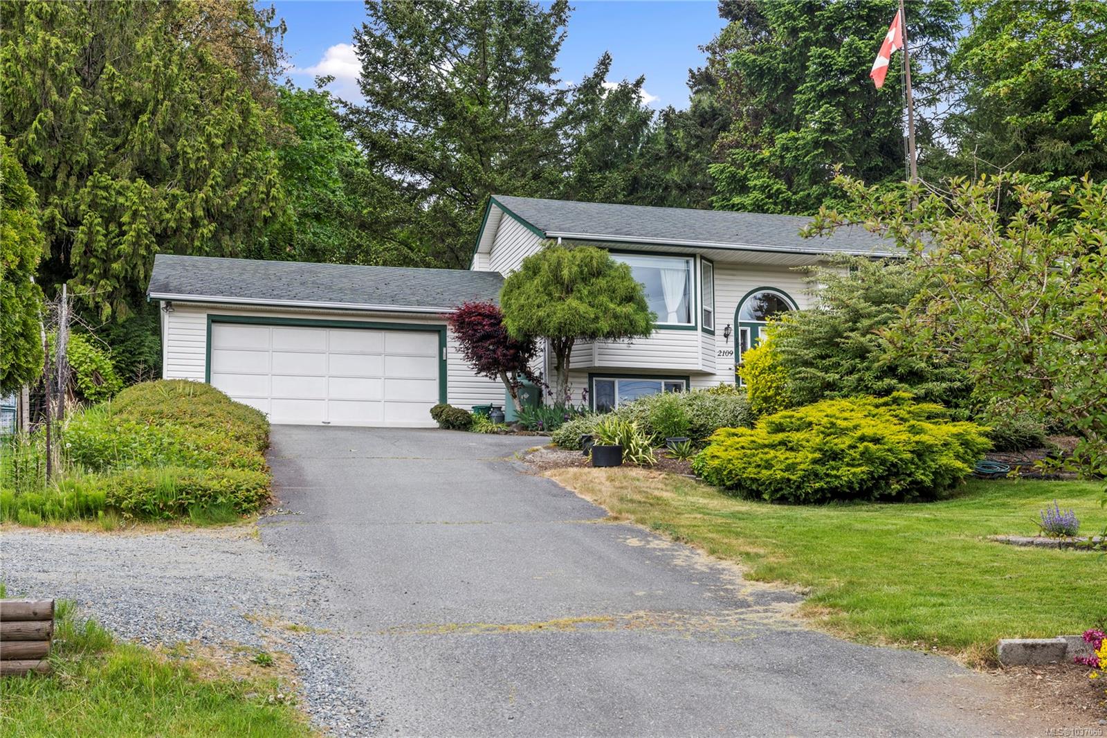 2109 Lakeside Dr
