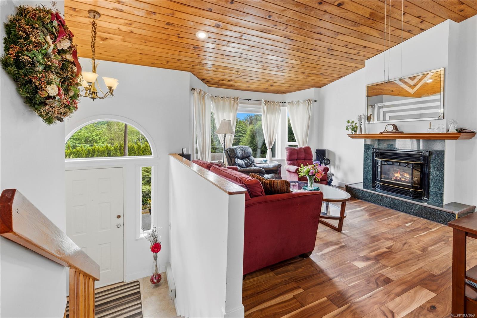 2109 Lakeside Dr