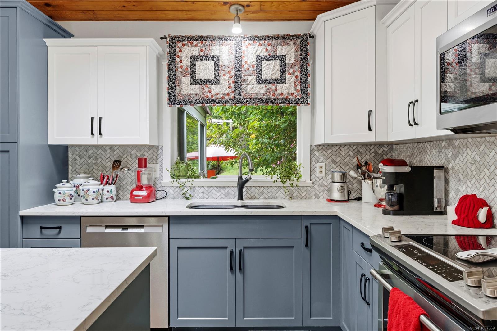 2109 Lakeside Dr