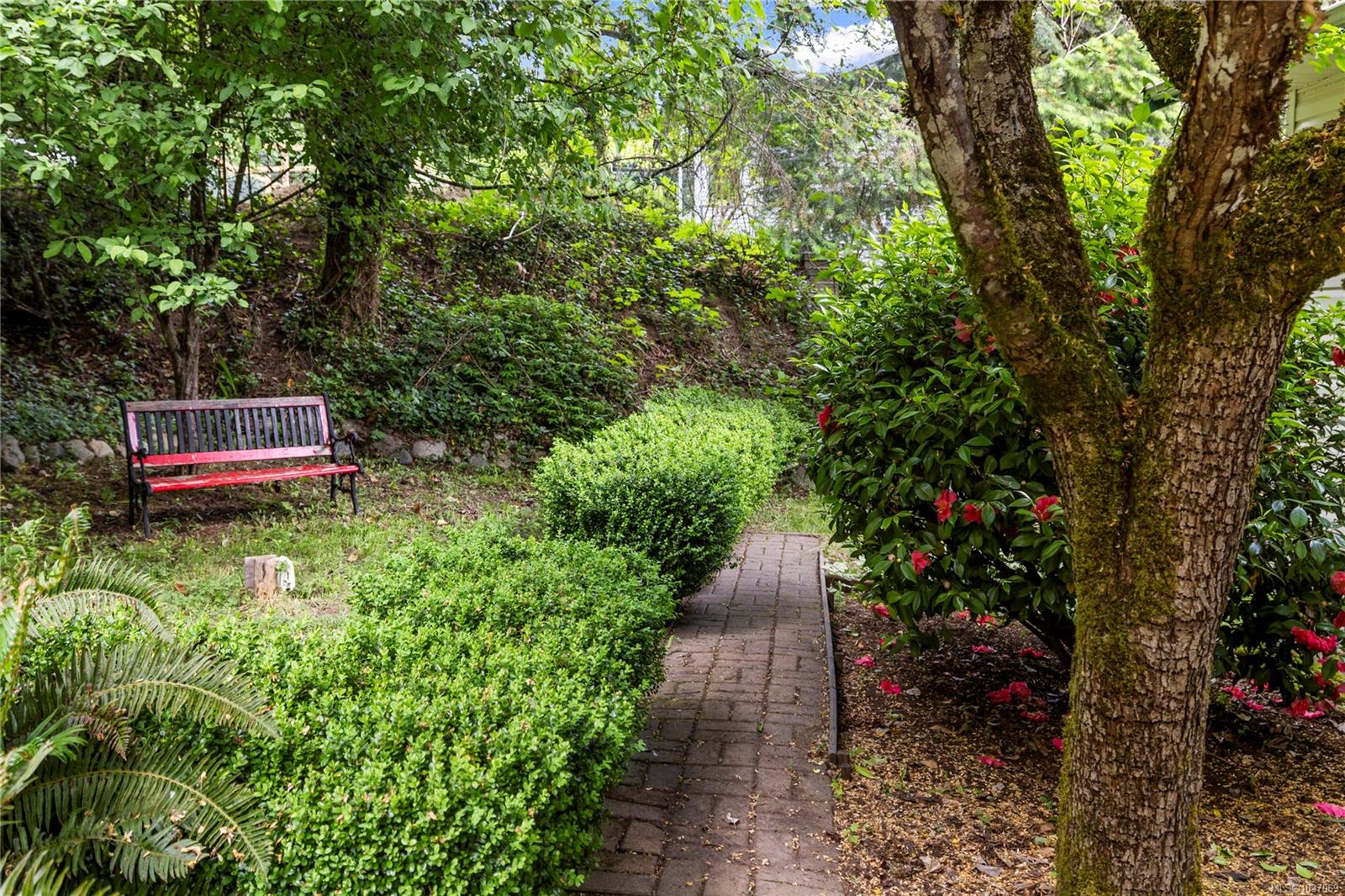 2109 Lakeside Dr