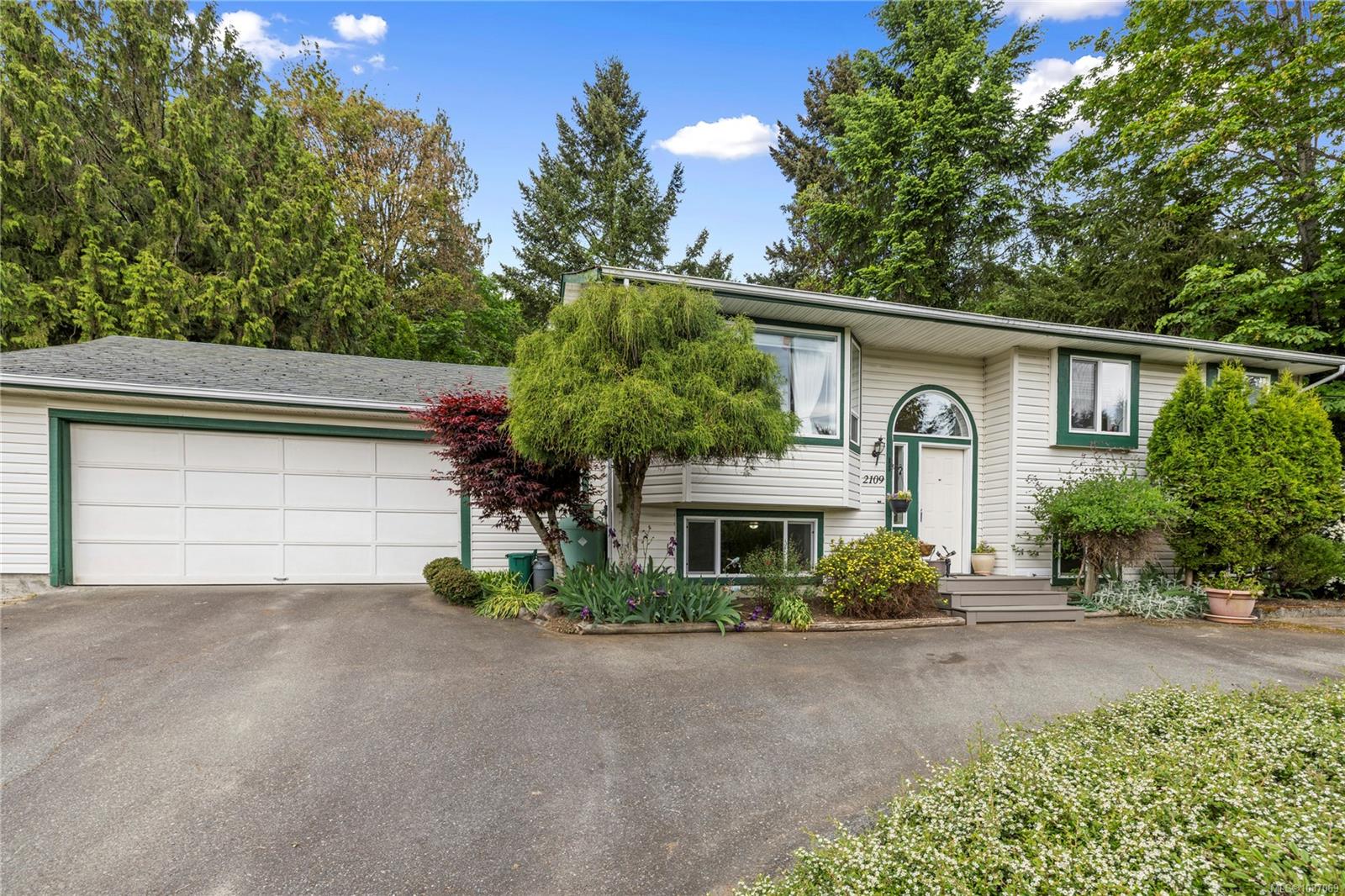 2109 Lakeside Dr