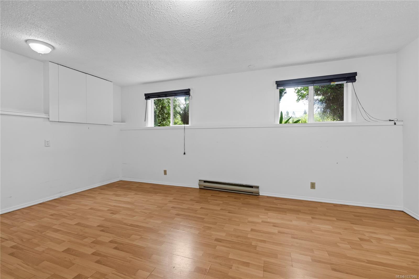 2109 Lakeside Dr
