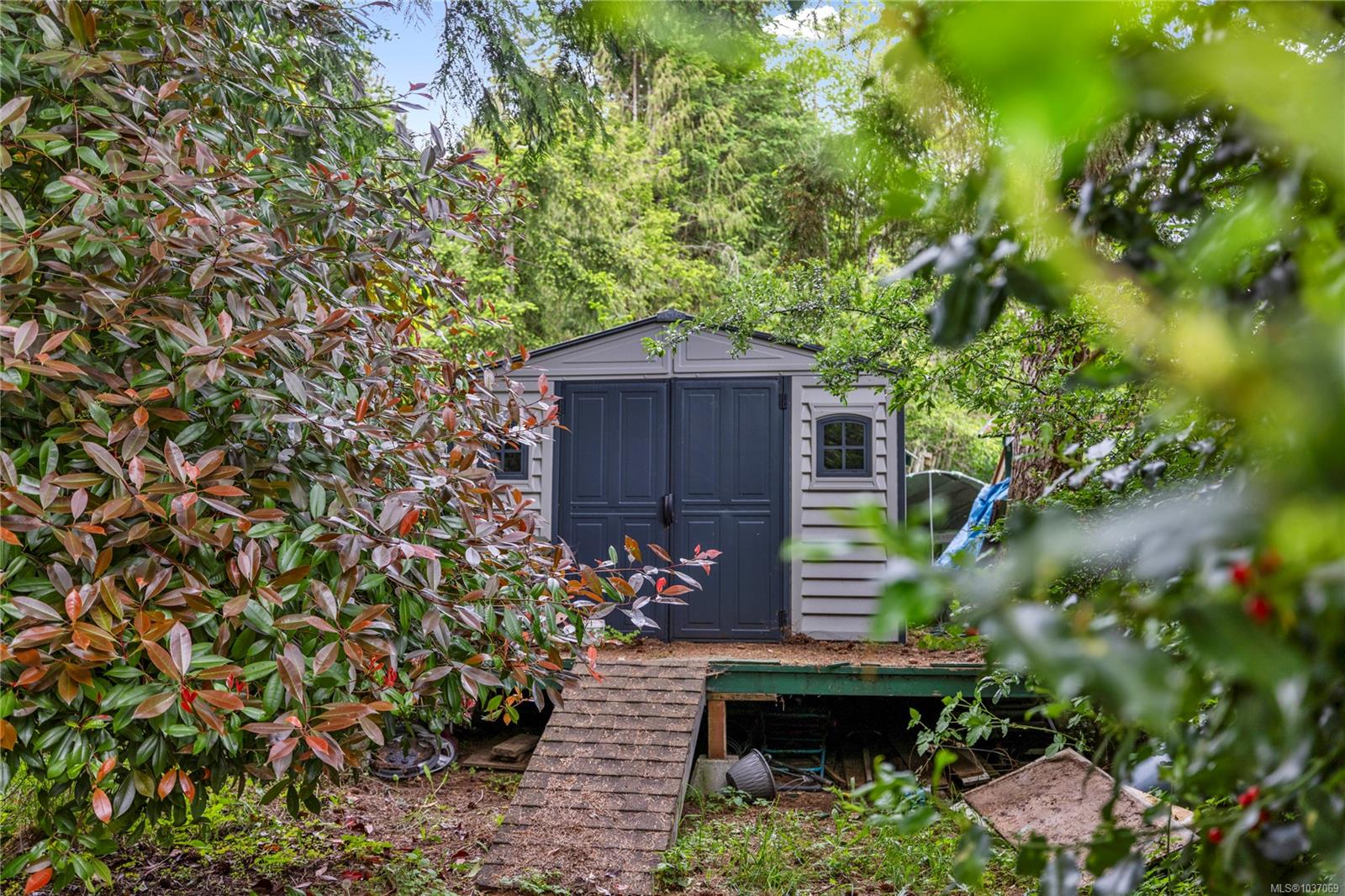 2109 Lakeside Dr
