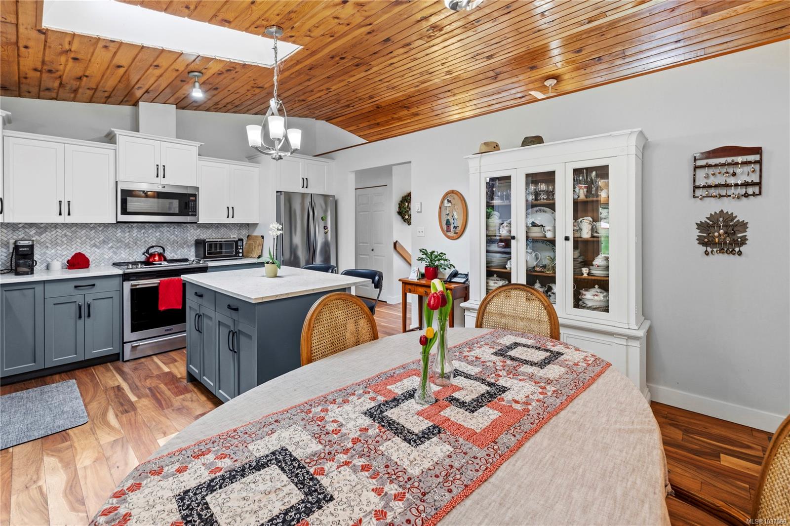 2109 Lakeside Dr
