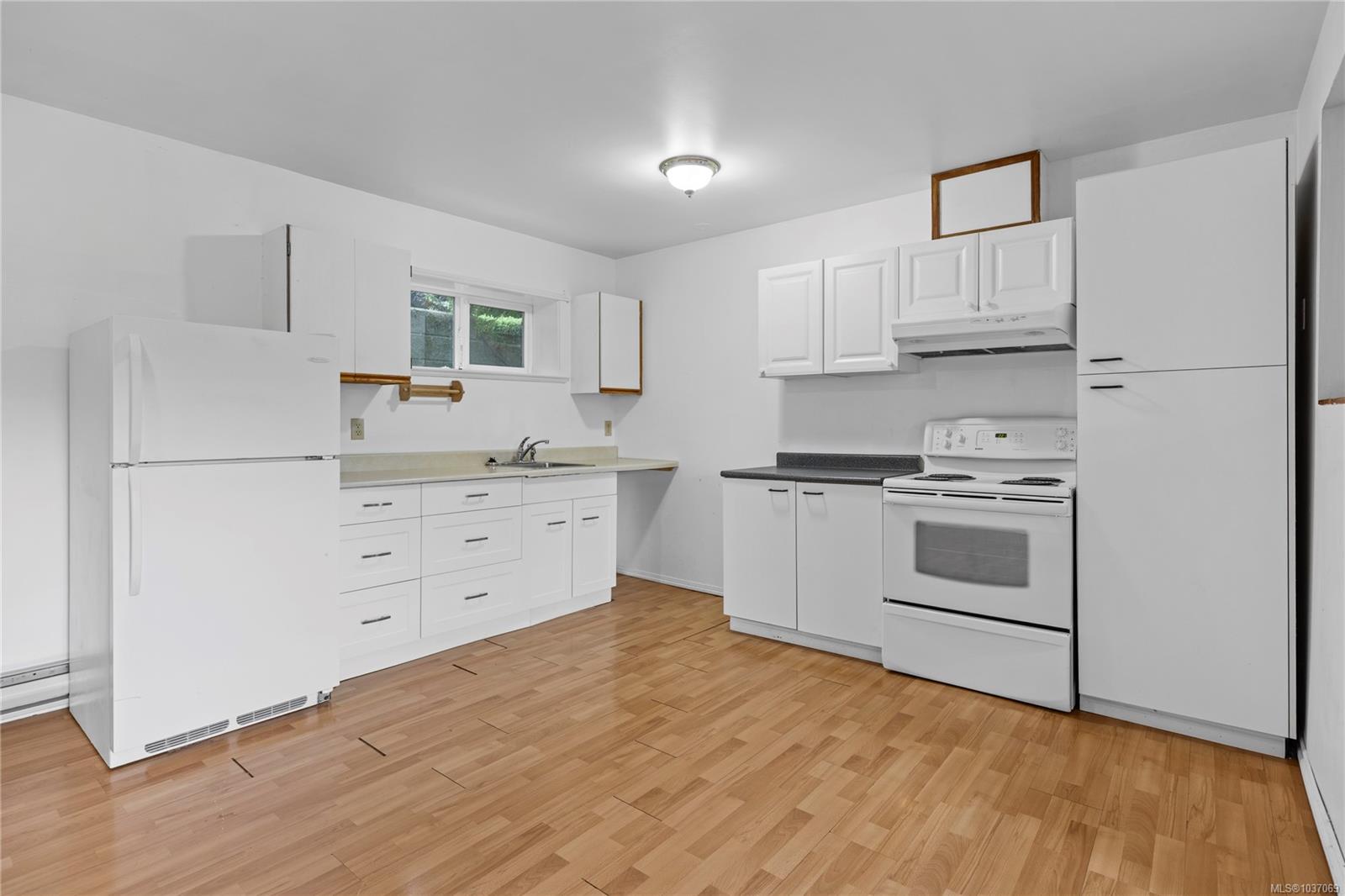 2109 Lakeside Dr