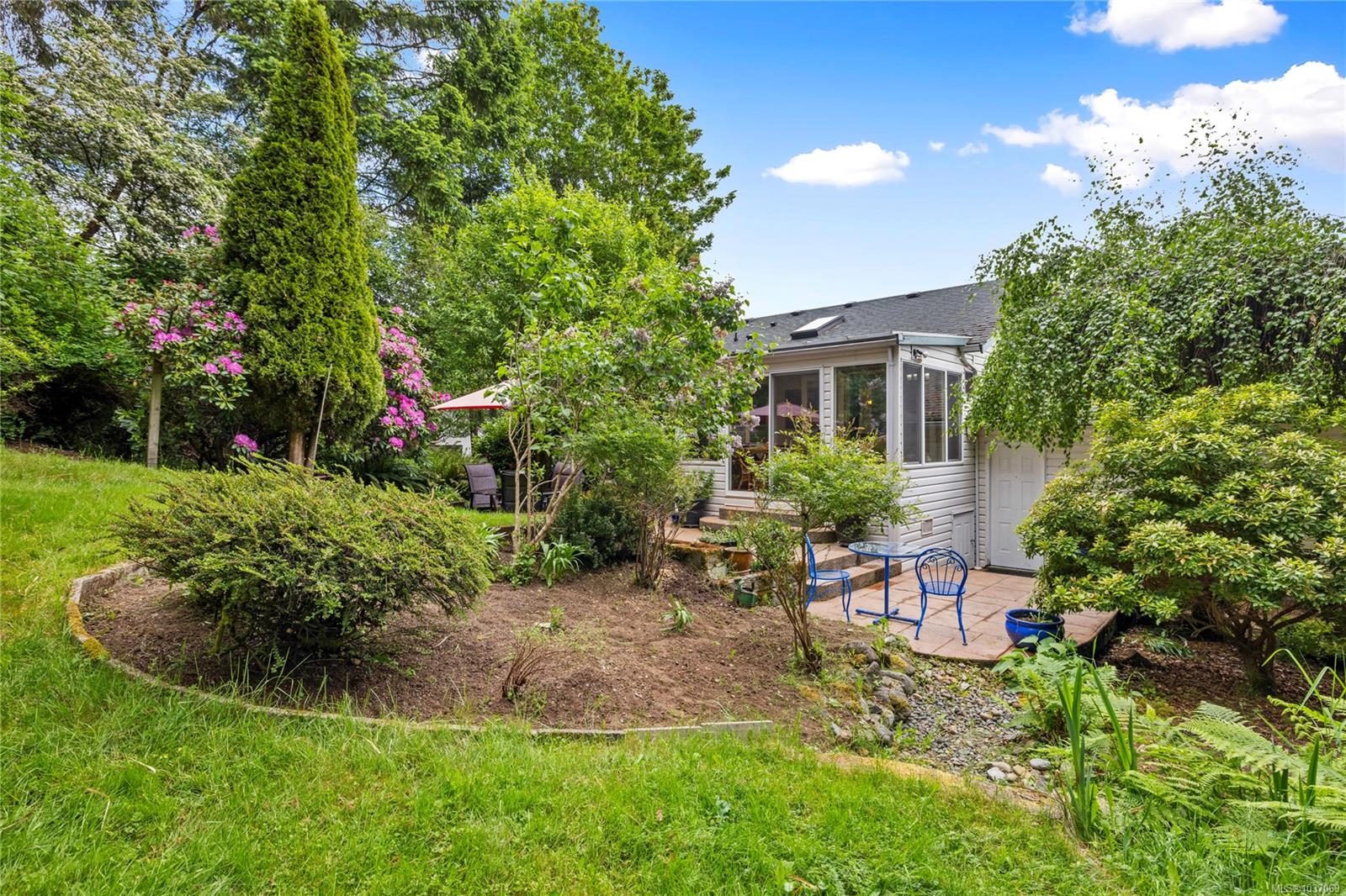 2109 Lakeside Dr
