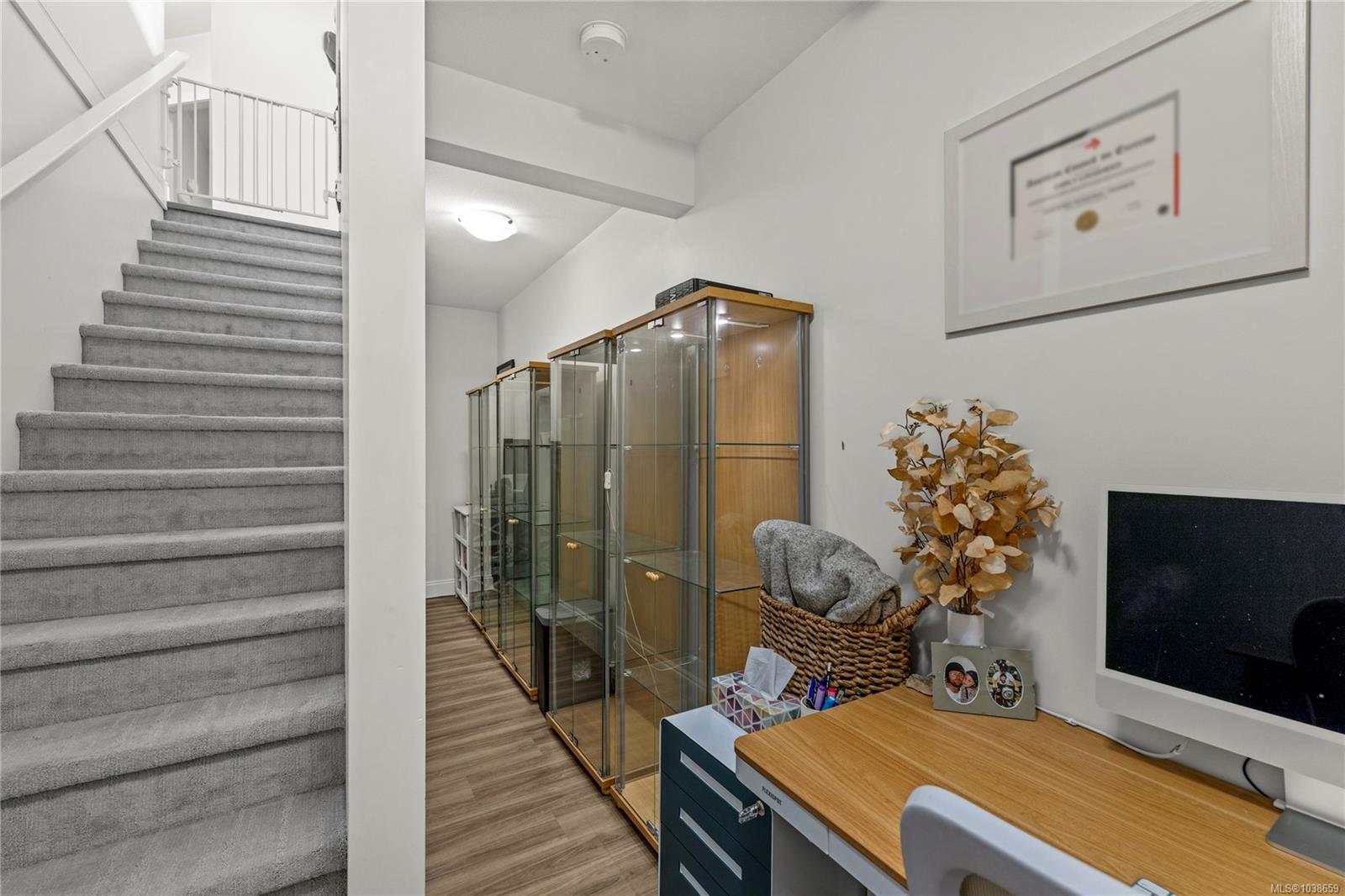 907 Park Ave