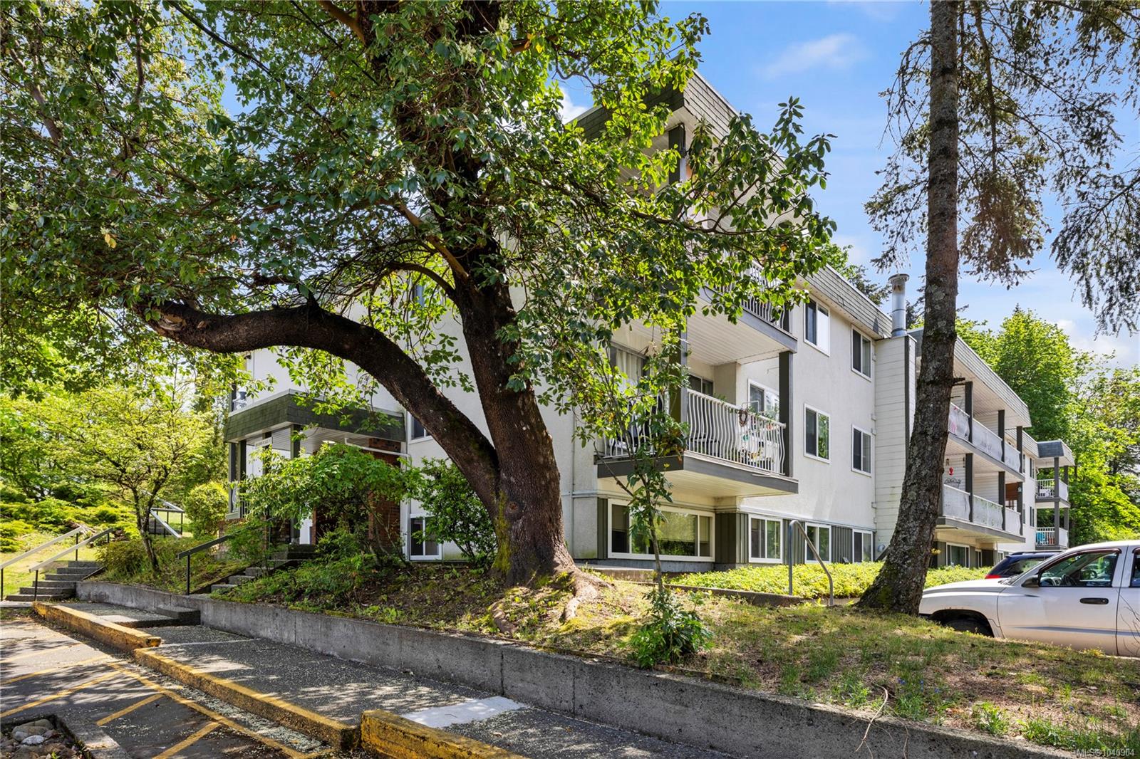 999 Bowen Rd #5208