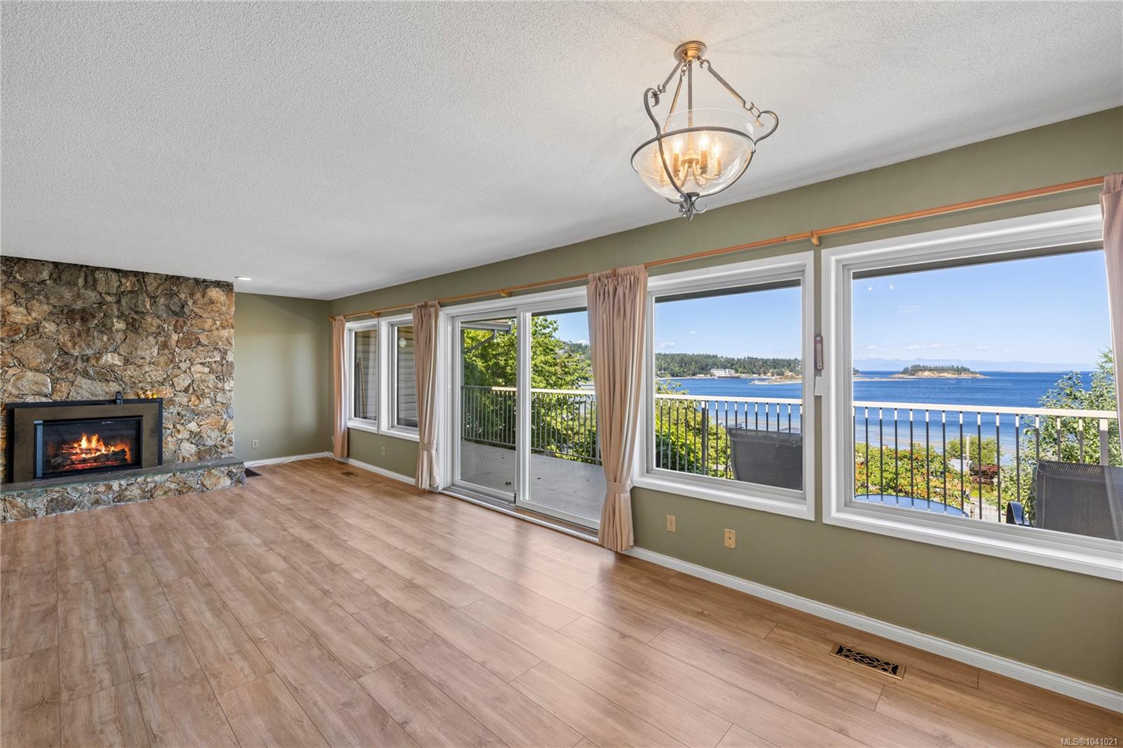 2640 Departure Bay Rd