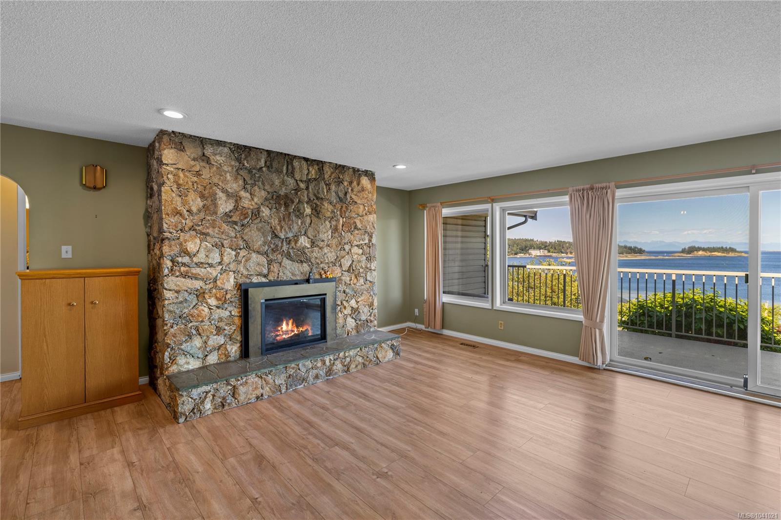 2640 Departure Bay Rd