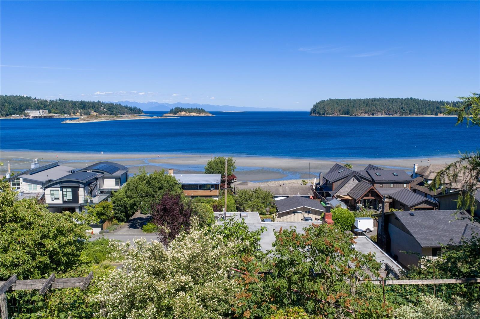 2640 Departure Bay Rd