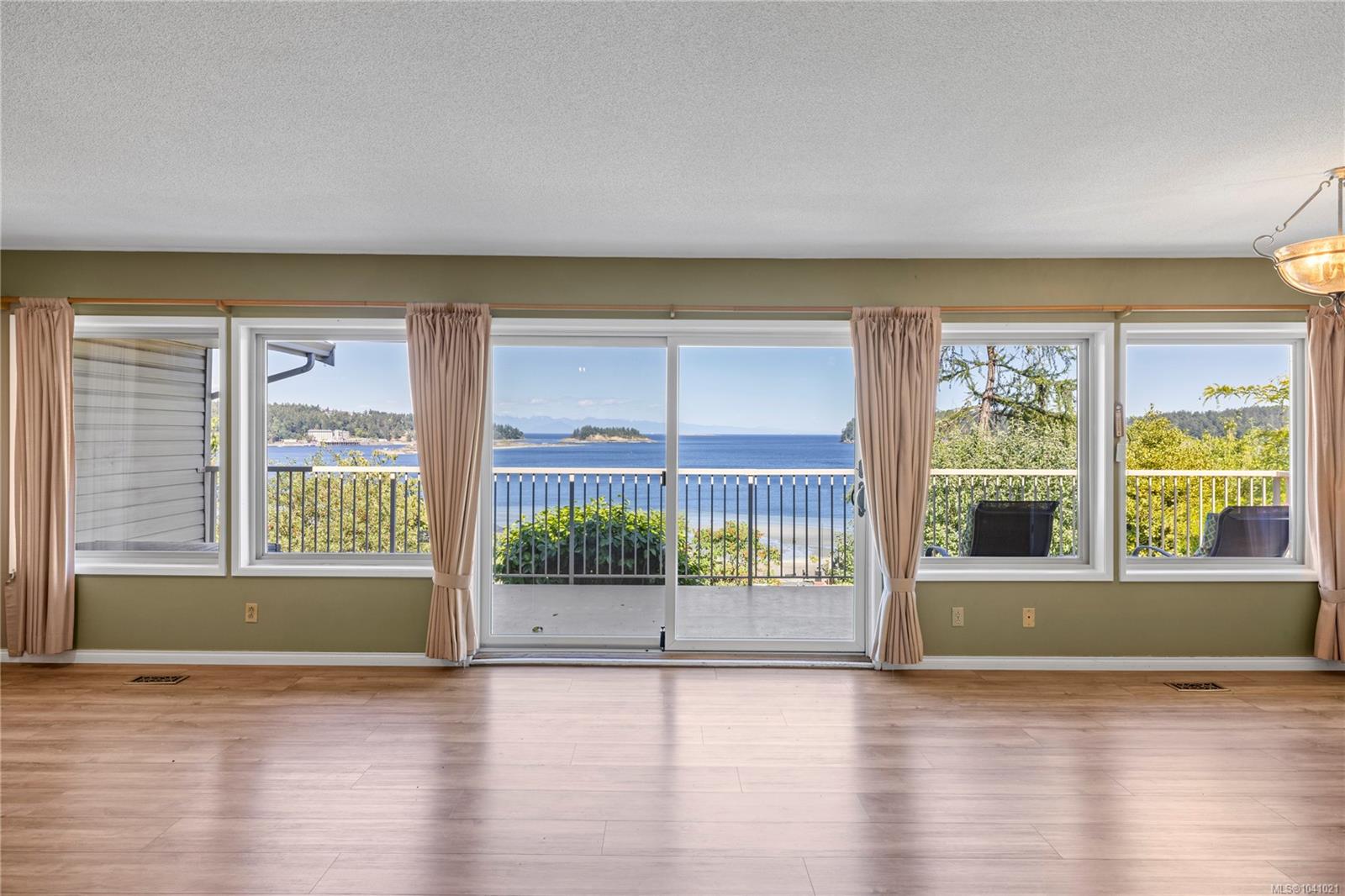 2640 Departure Bay Rd