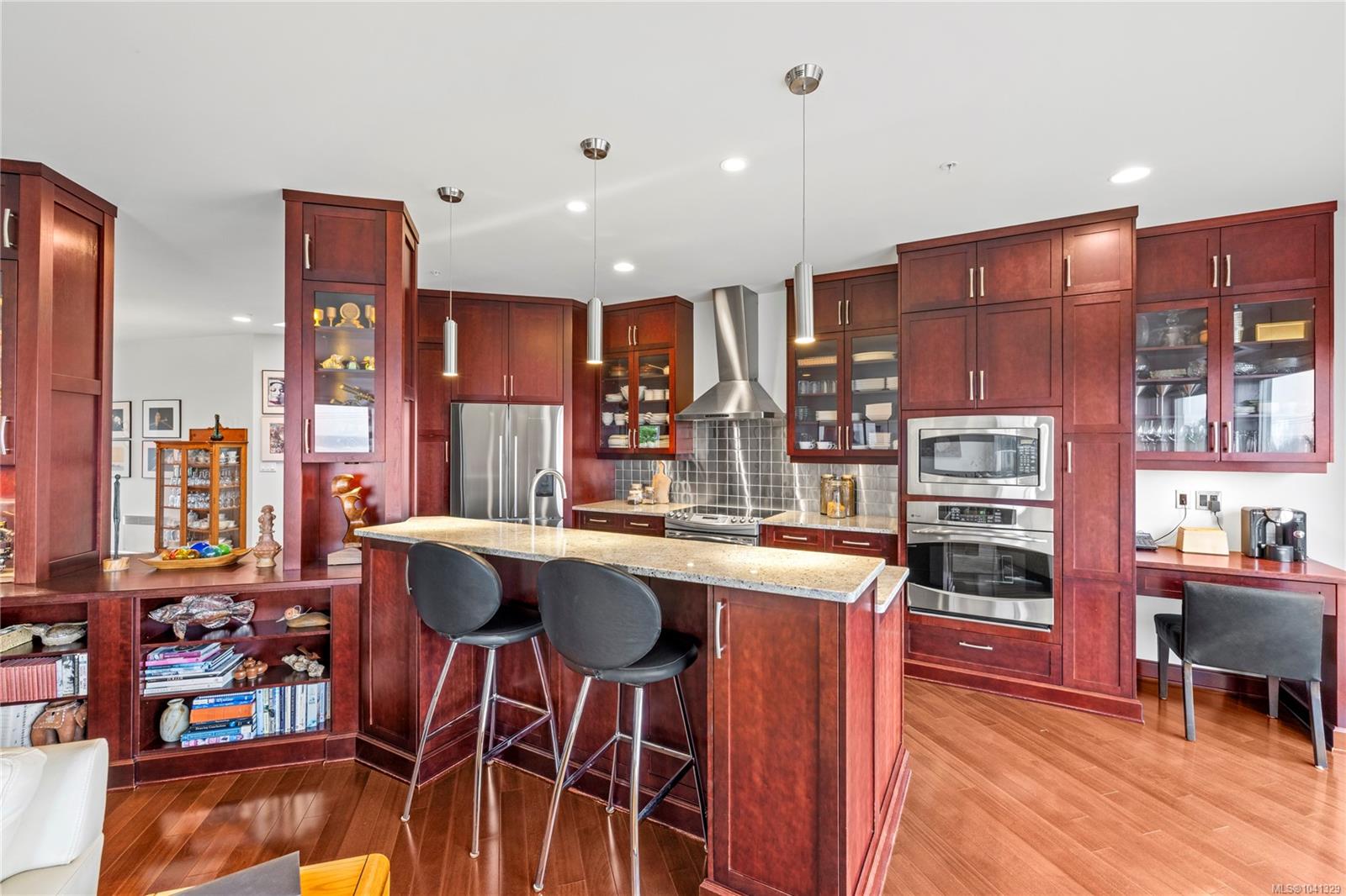 650 Prideaux St #401