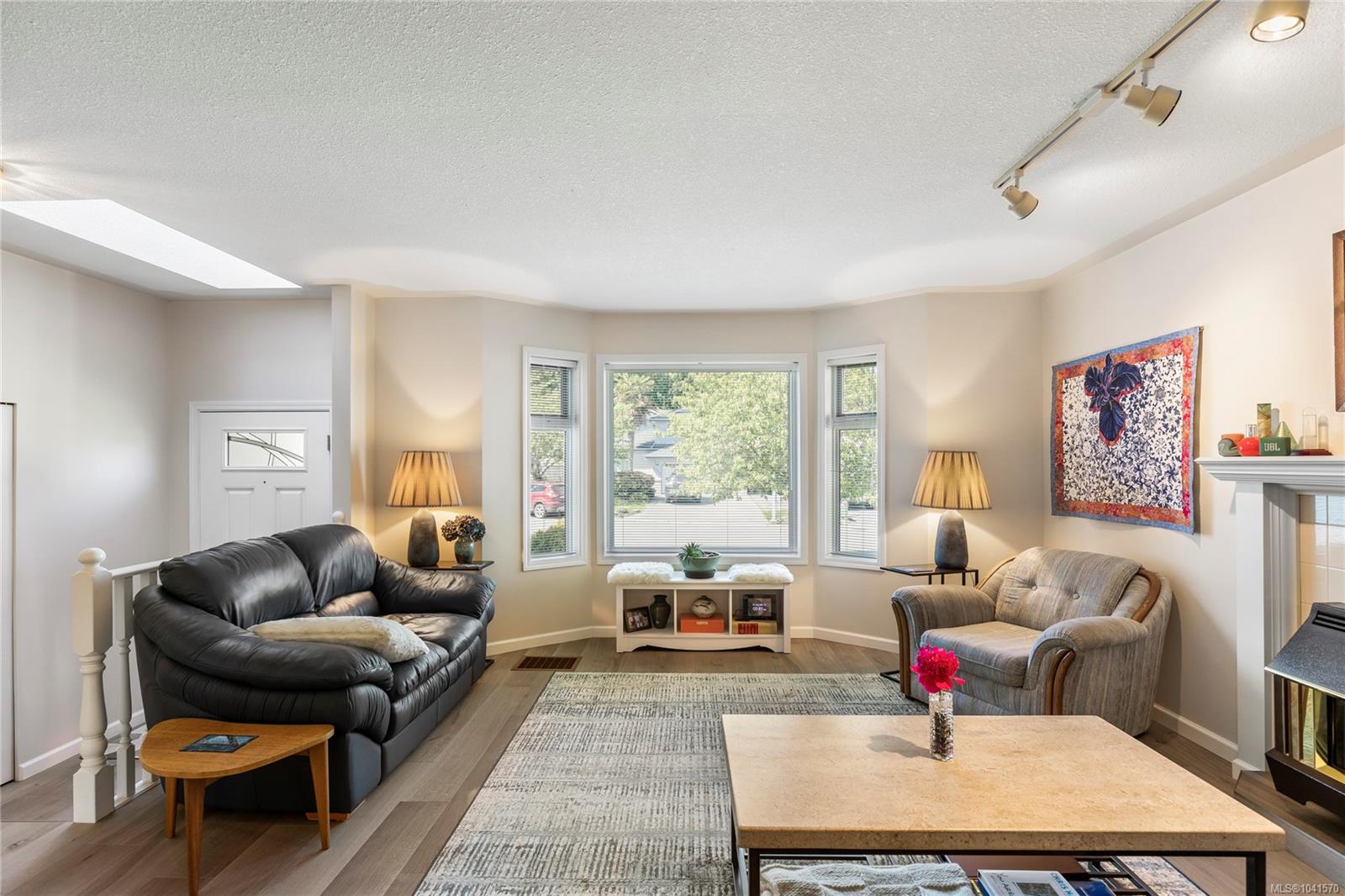 5979 Devon Pl