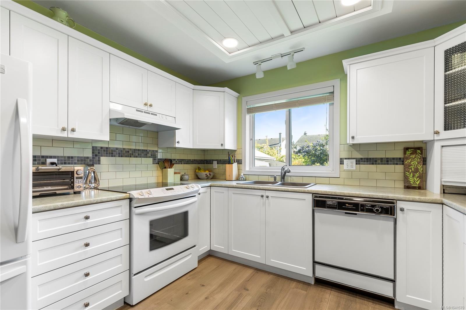 5979 Devon Pl