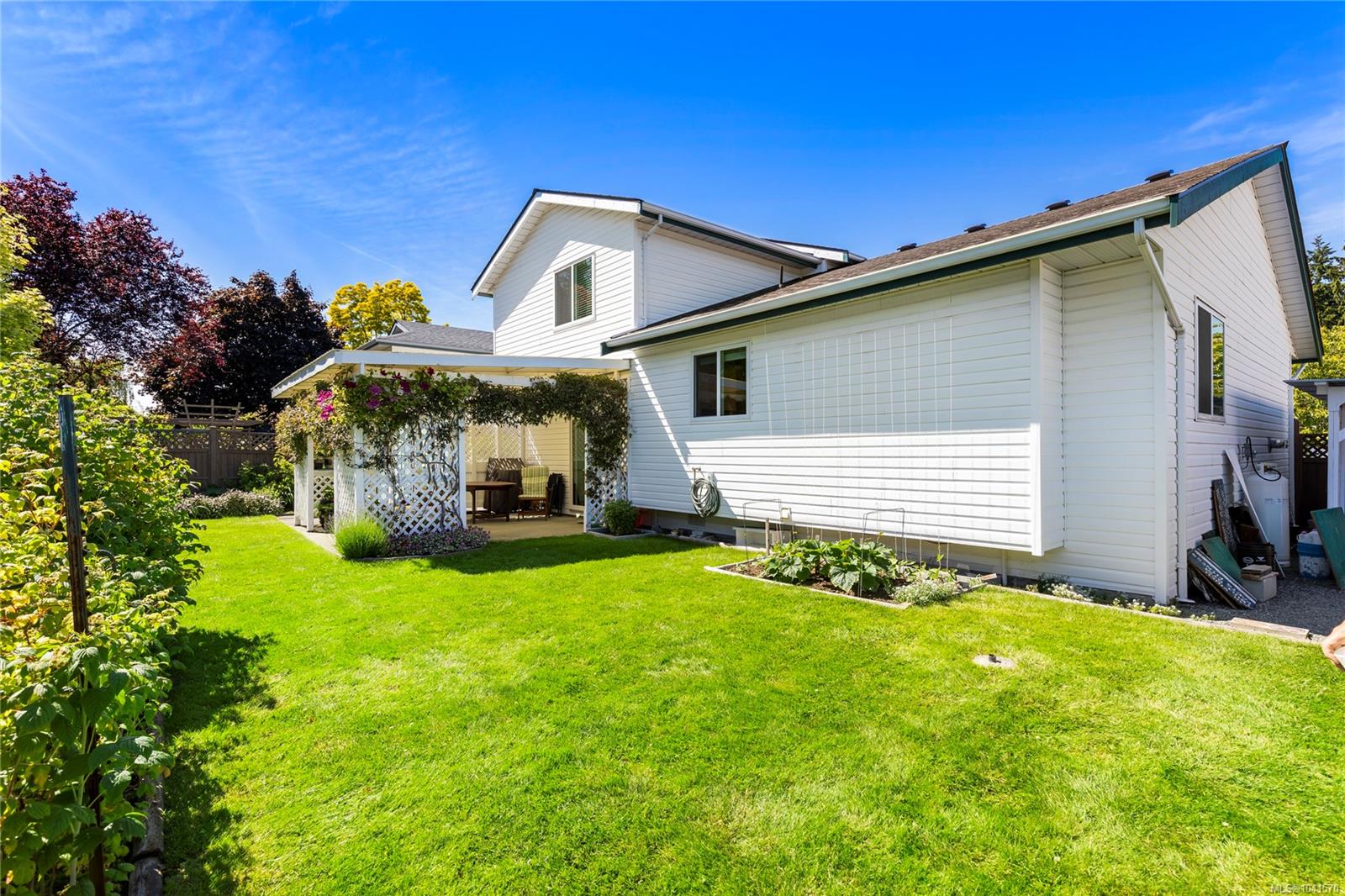 5979 Devon Pl