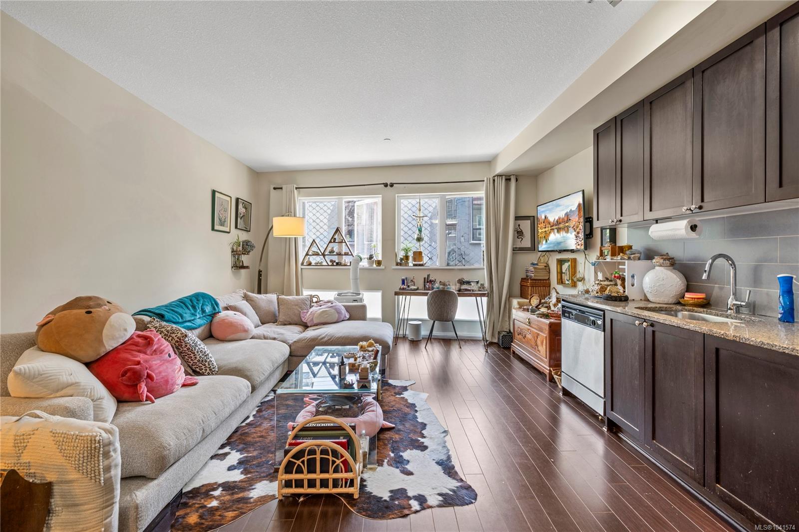 99 Chapel St #204