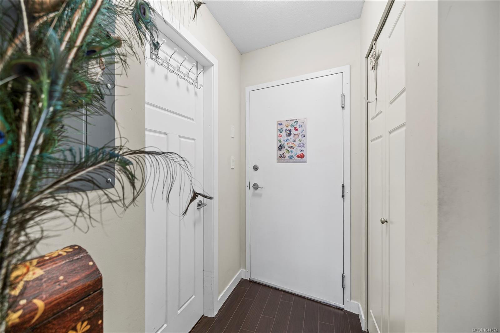 99 Chapel St #204