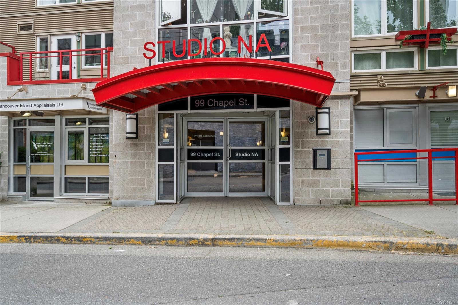 99 Chapel St #204