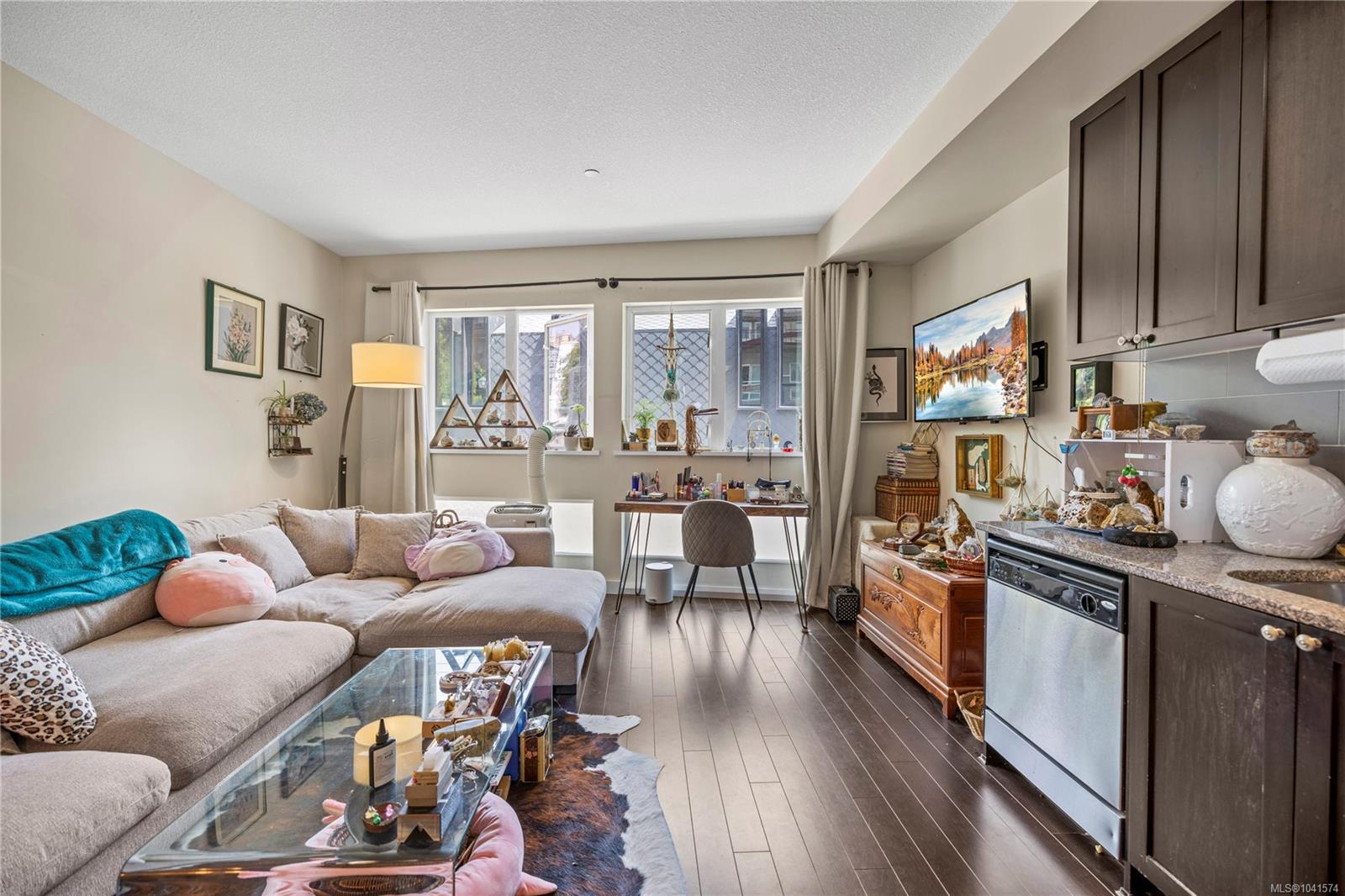 99 Chapel St #204
