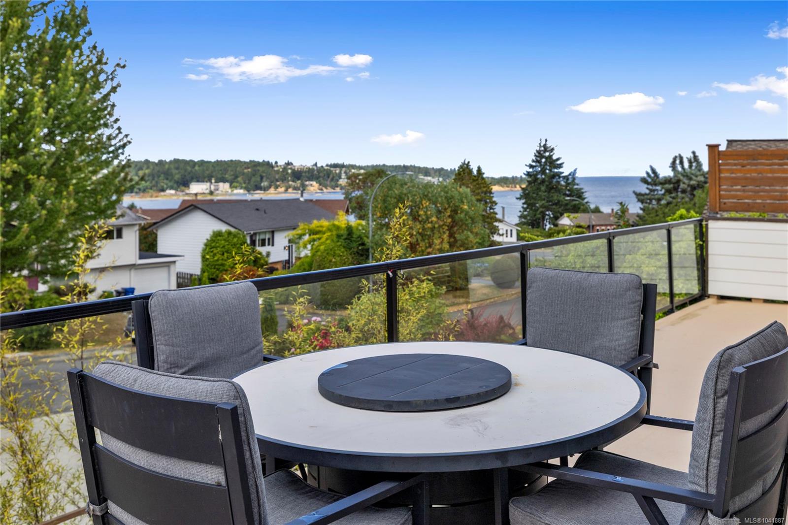 136 Maquinna Cres