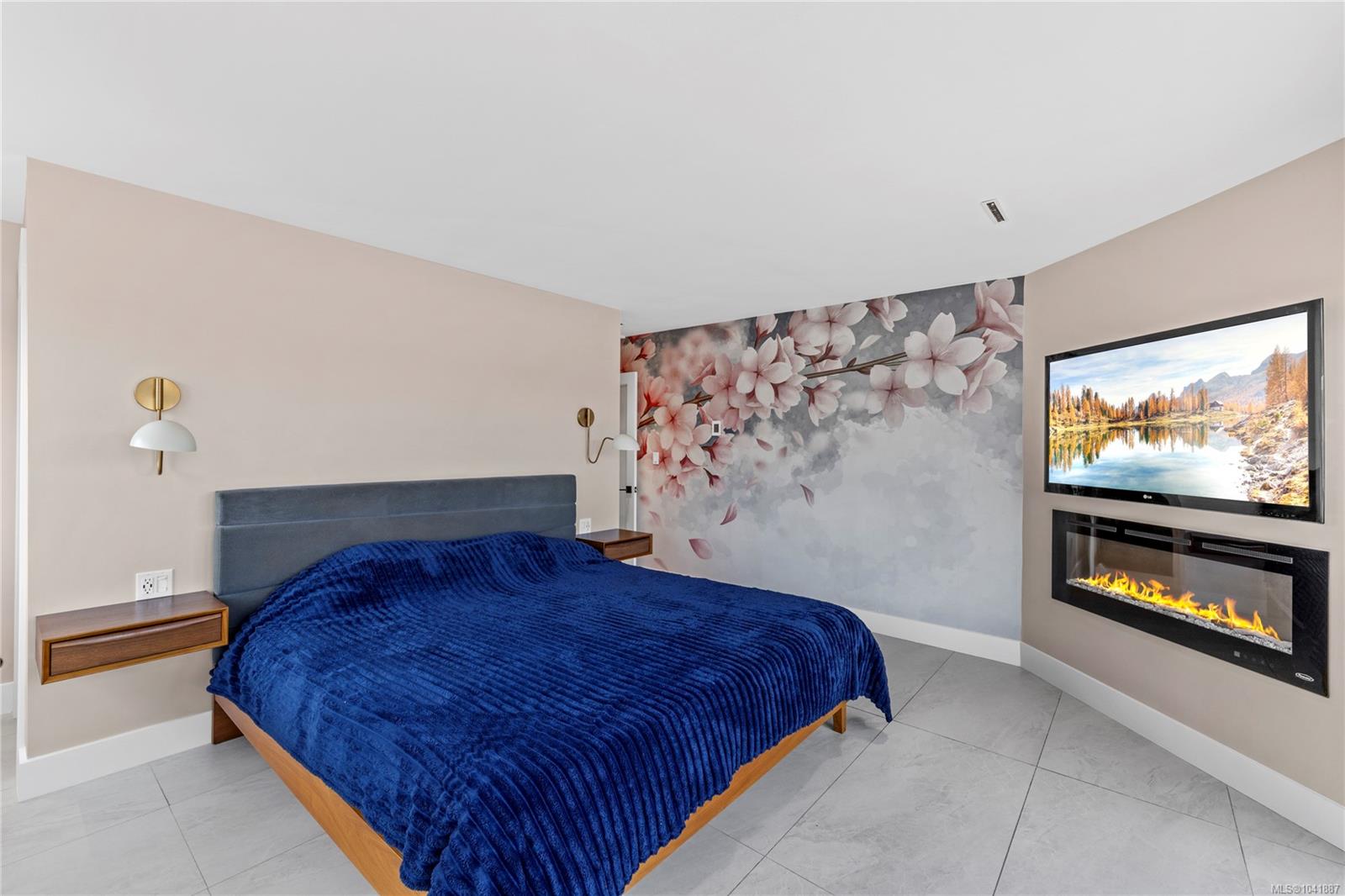 136 Maquinna Cres