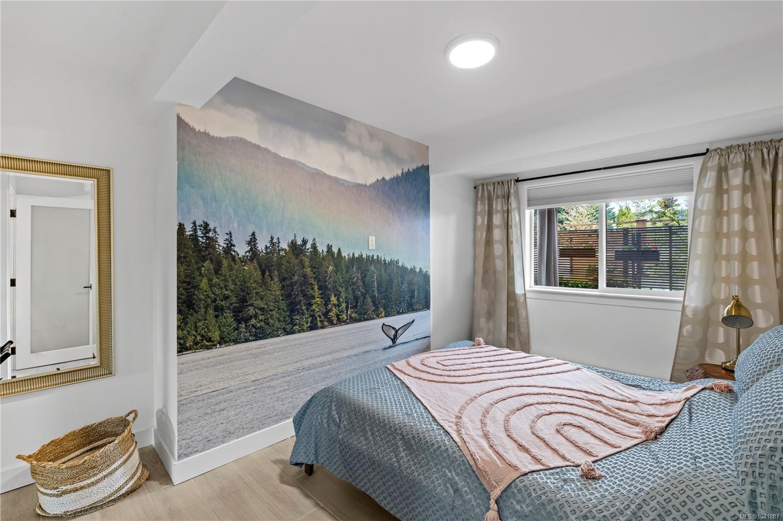 136 Maquinna Cres