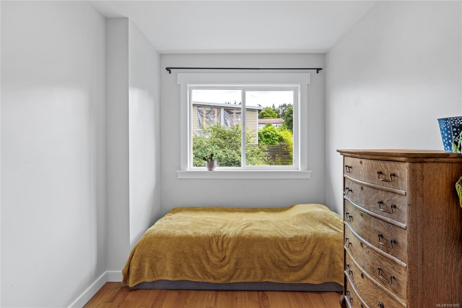 136 Maquinna Cres