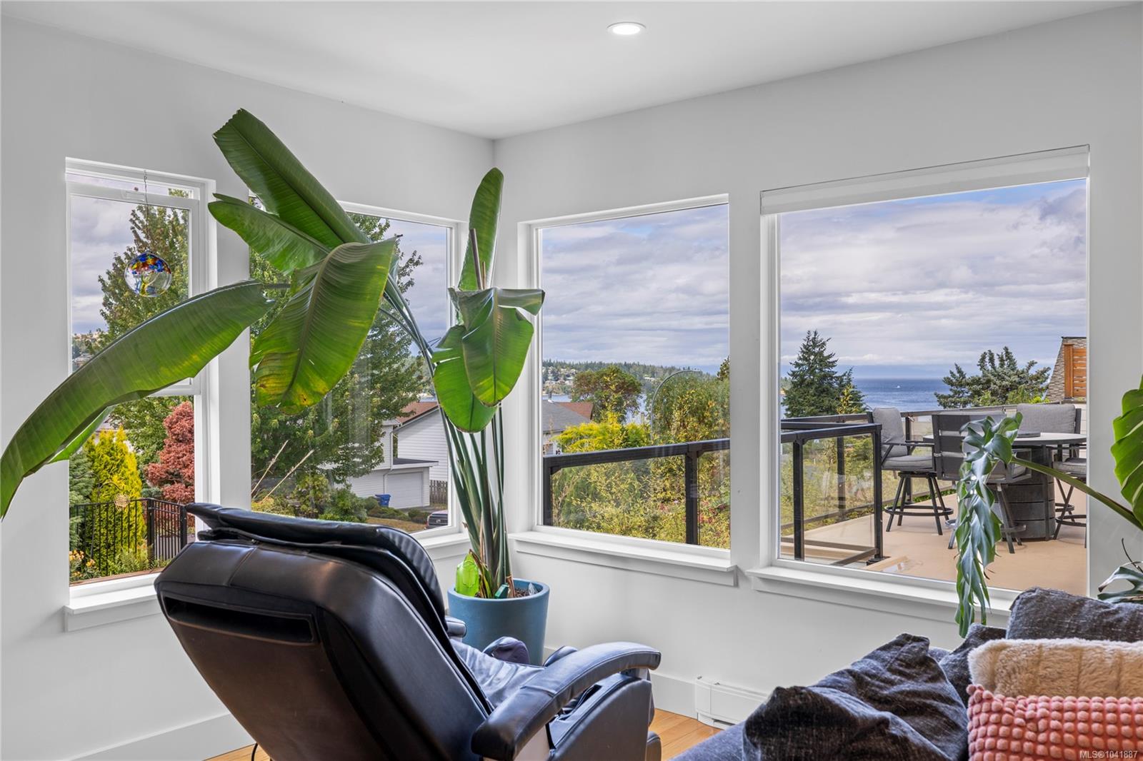 136 Maquinna Cres