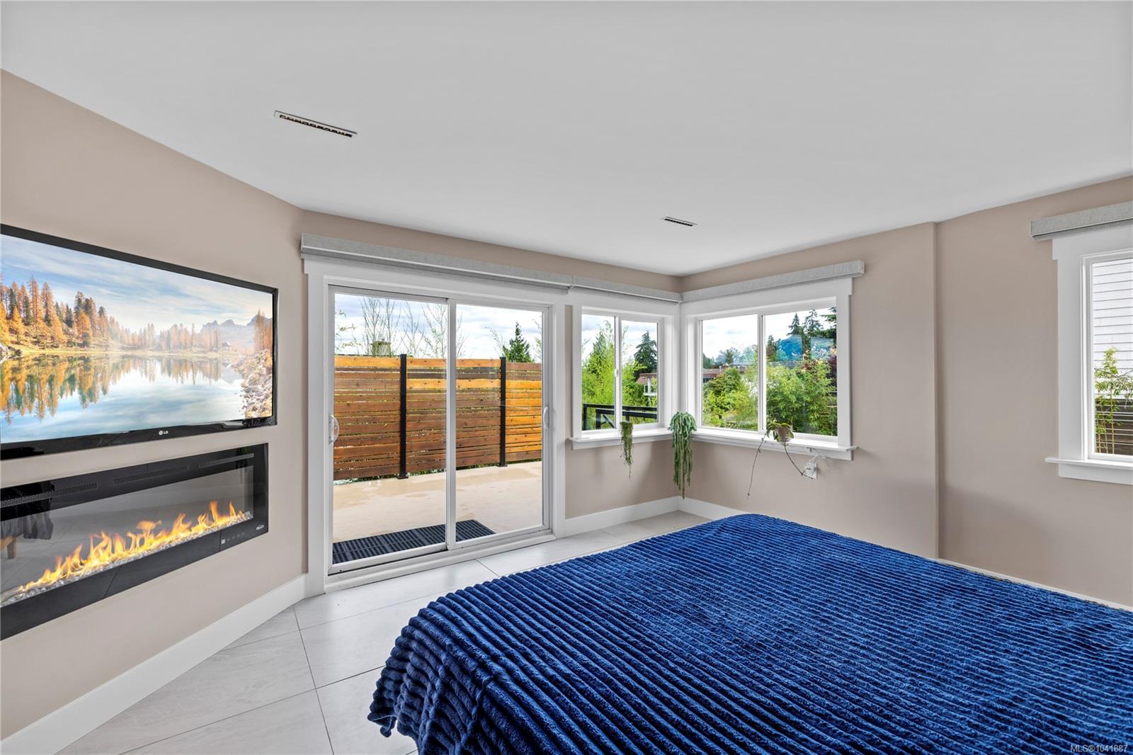 136 Maquinna Cres