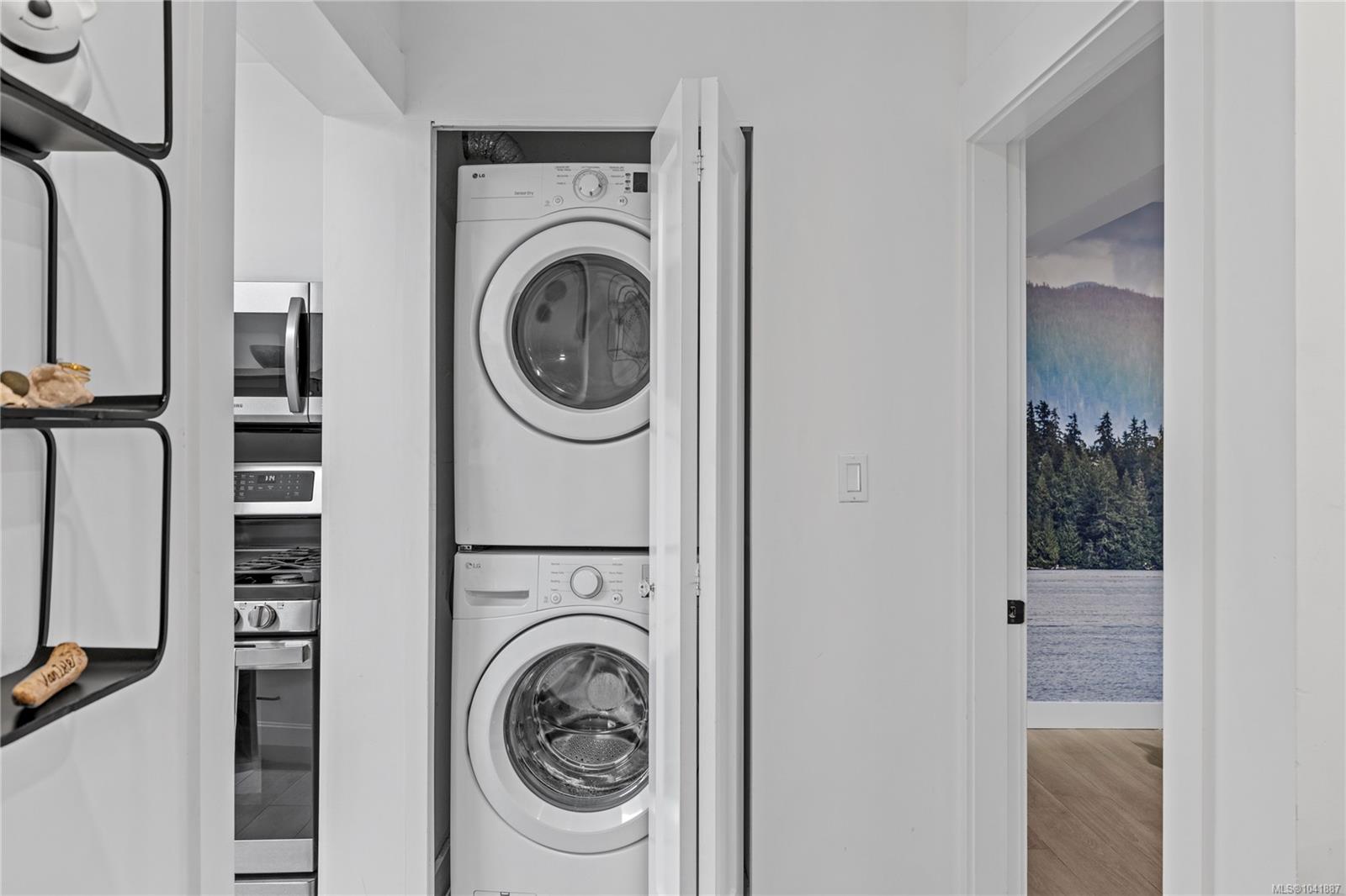 136 Maquinna Cres