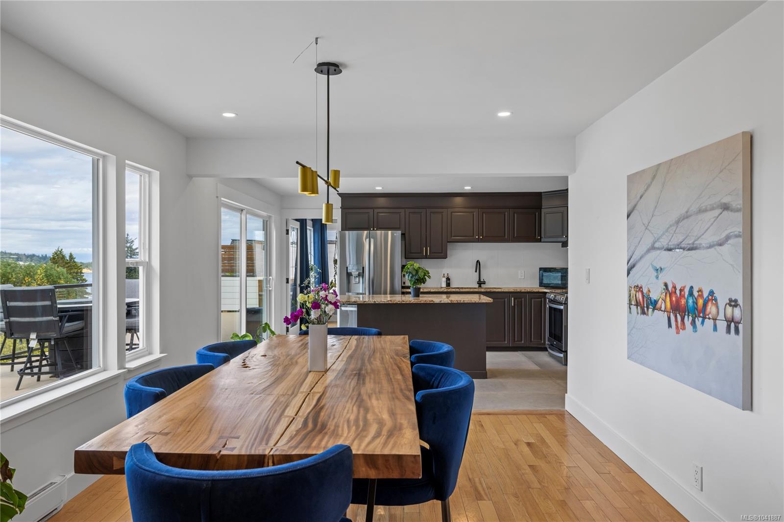 136 Maquinna Cres