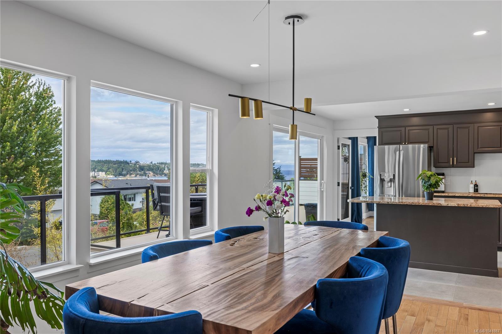 136 Maquinna Cres