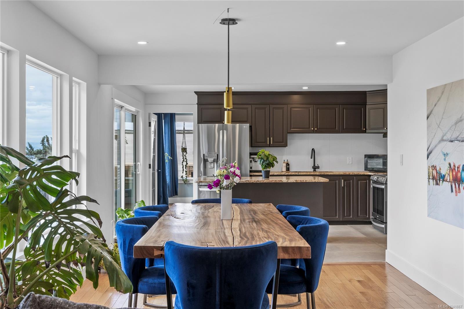 136 Maquinna Cres