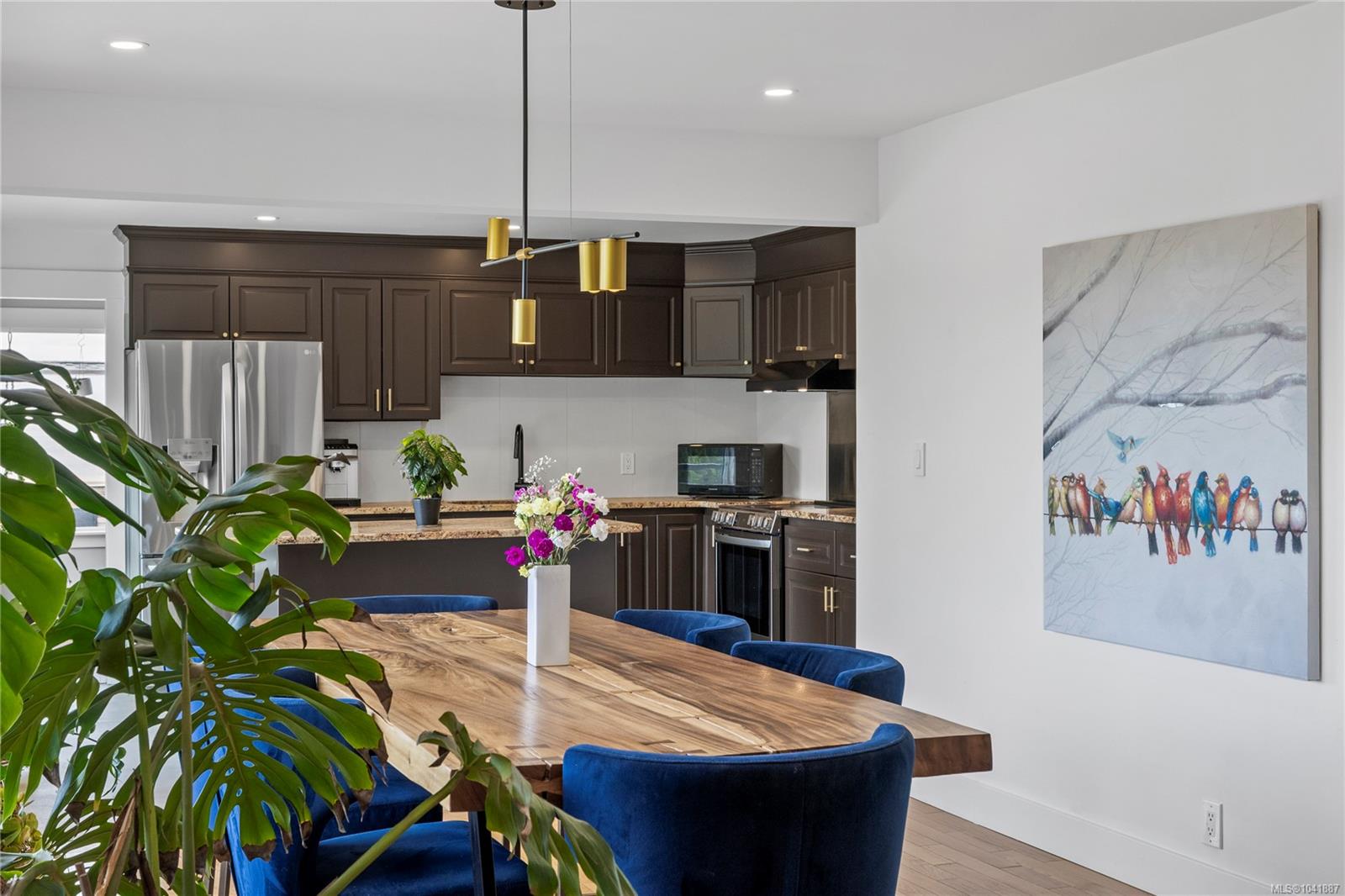 136 Maquinna Cres