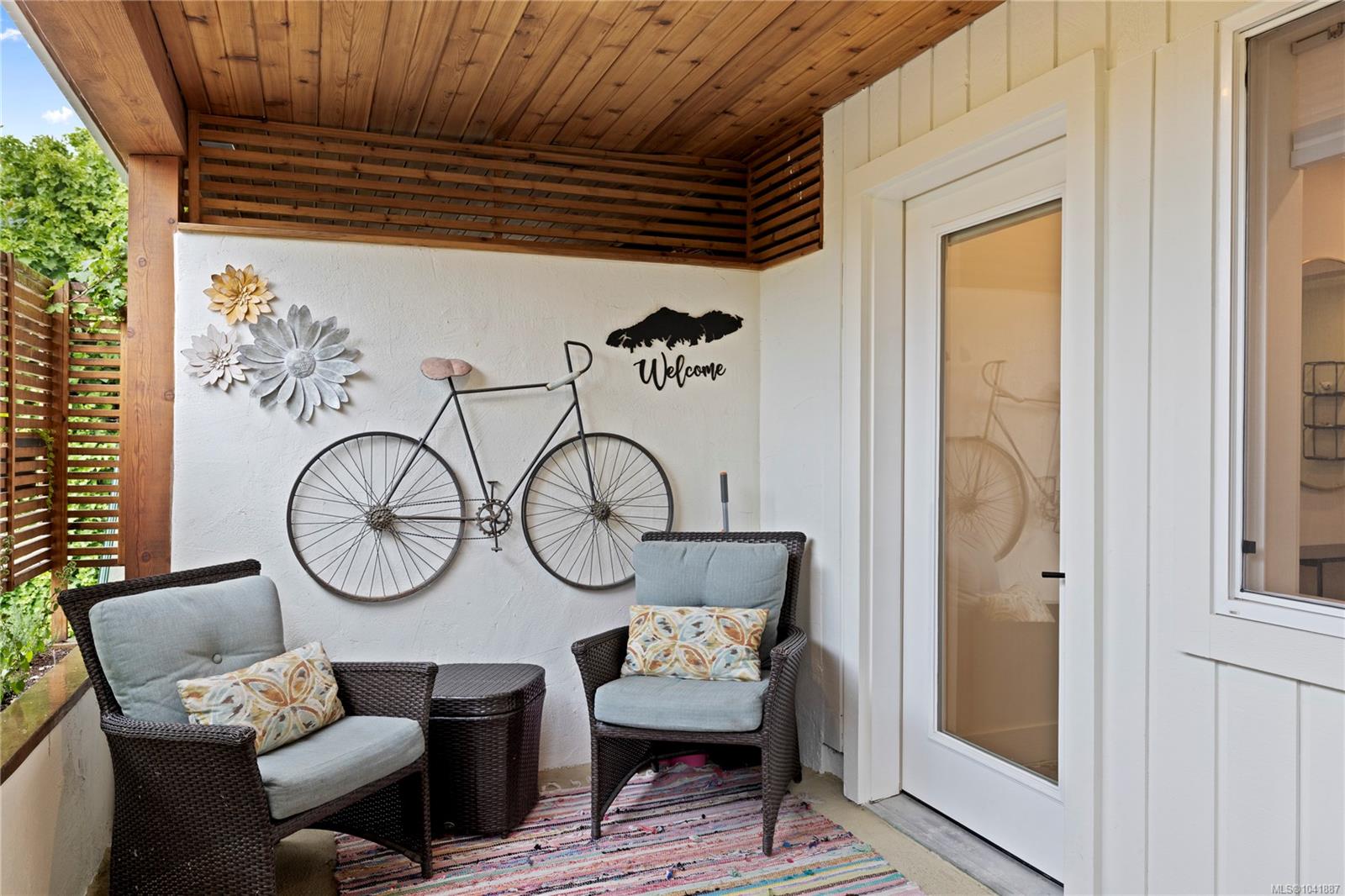 136 Maquinna Cres