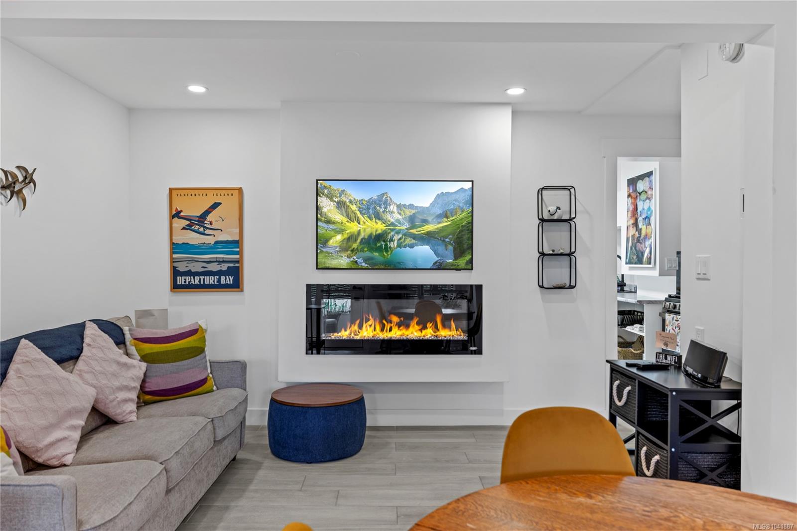 136 Maquinna Cres
