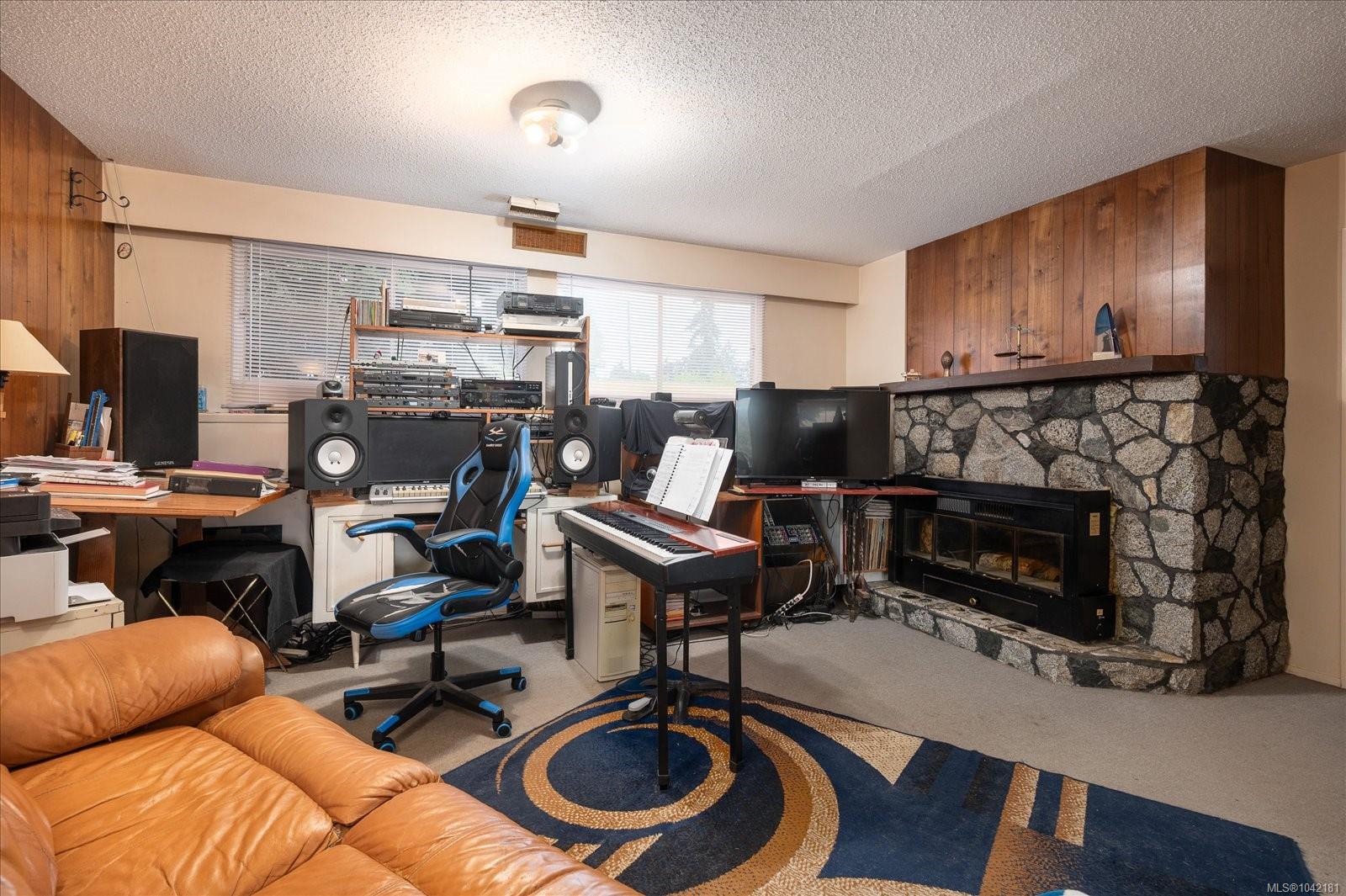 91 Garner Cres