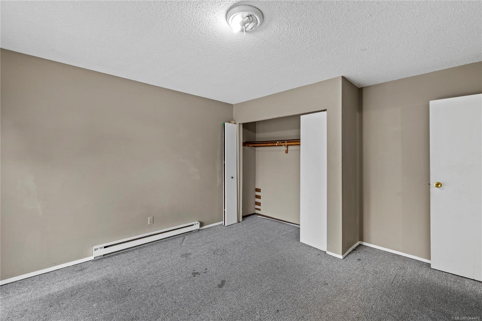 826 Holly Hill Rd