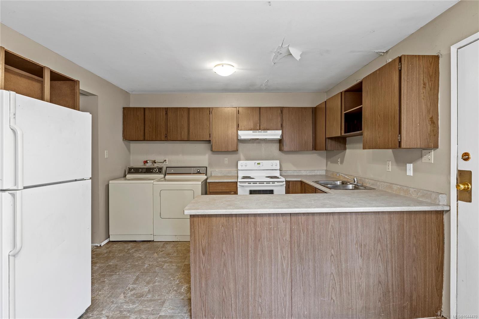826 Holly Hill Rd