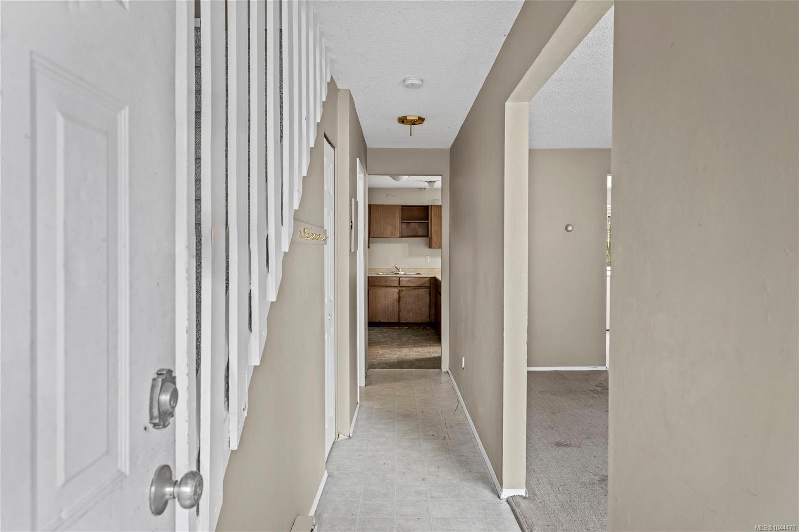 826 Holly Hill Rd