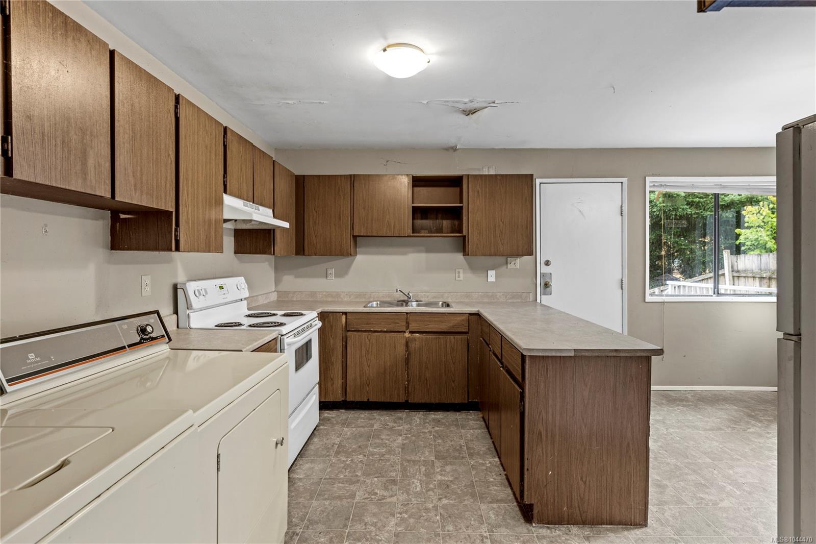 826 Holly Hill Rd
