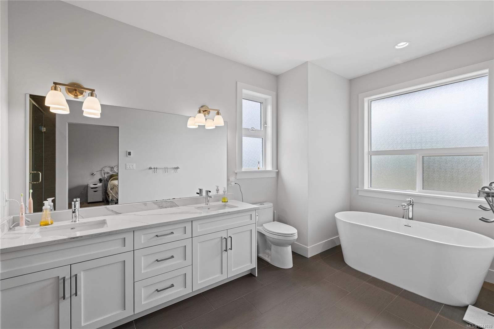 1312 Langara Dr