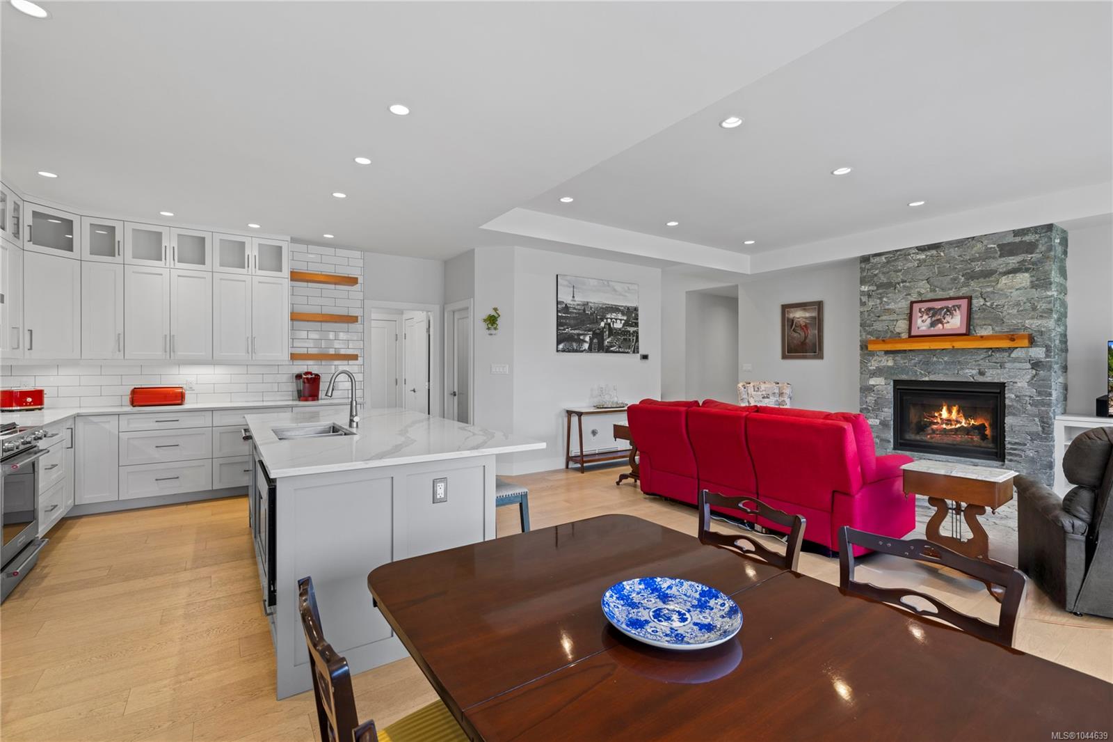 1312 Langara Dr