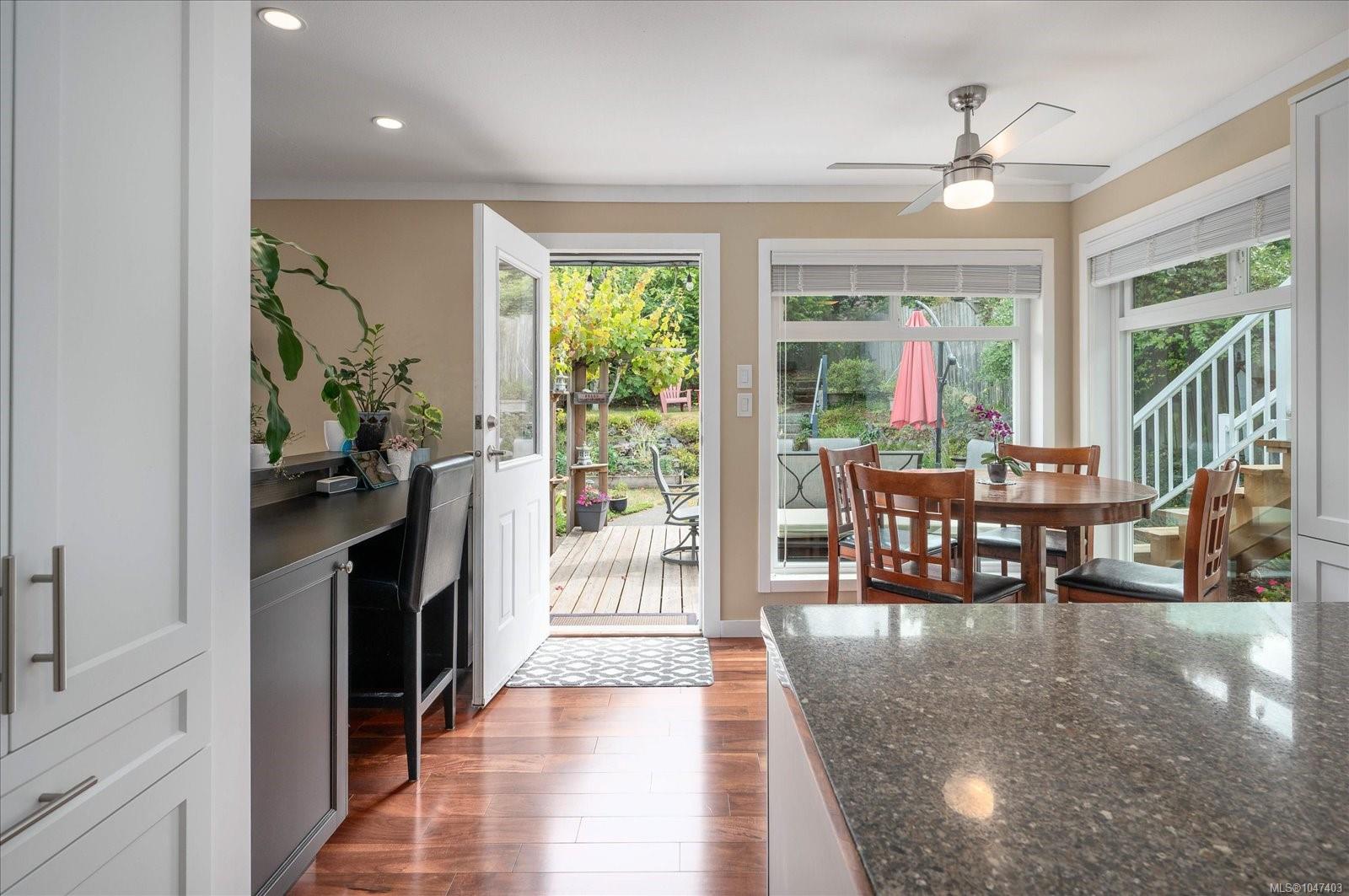 6223 Icarus Dr