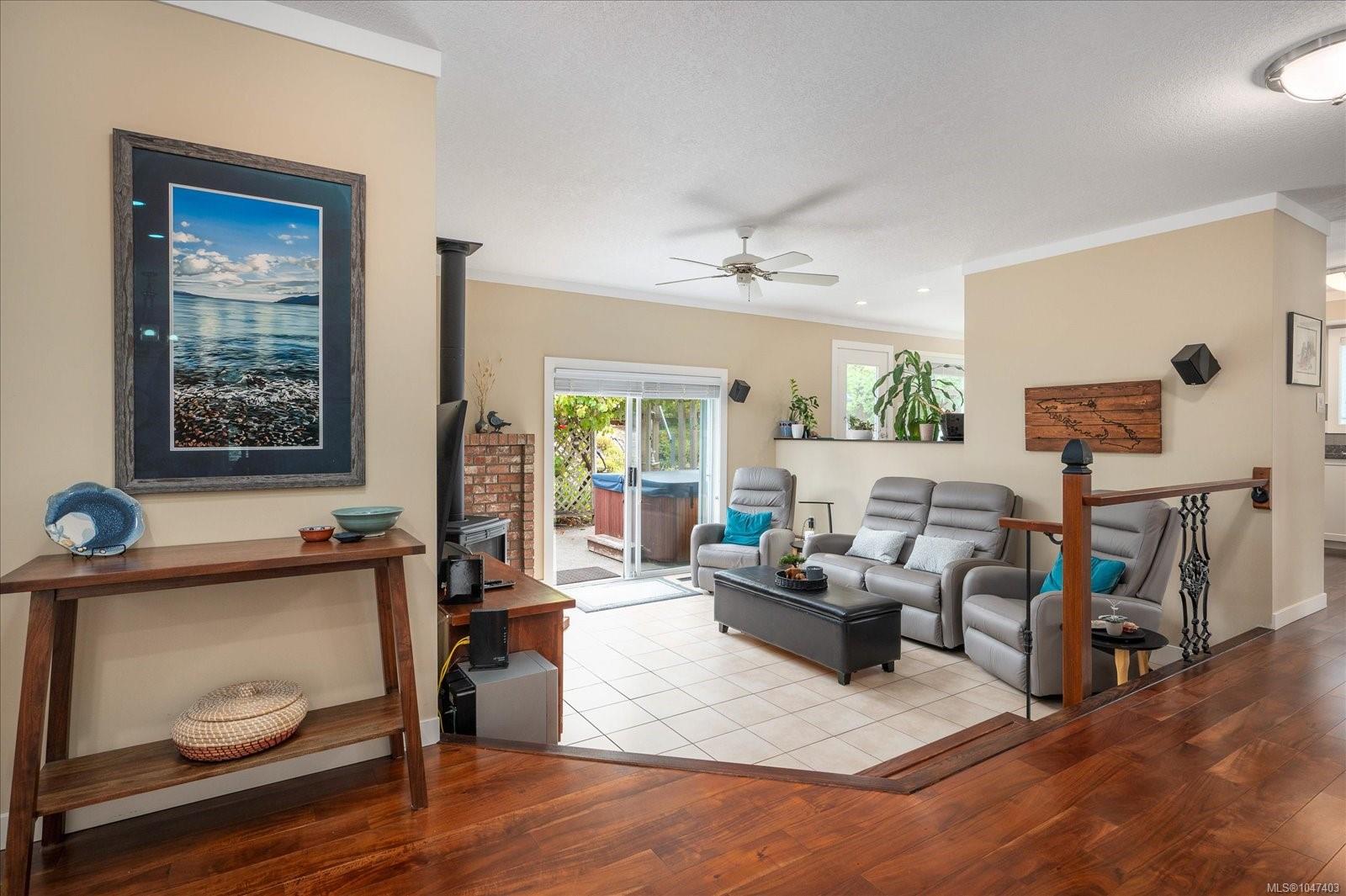 6223 Icarus Dr